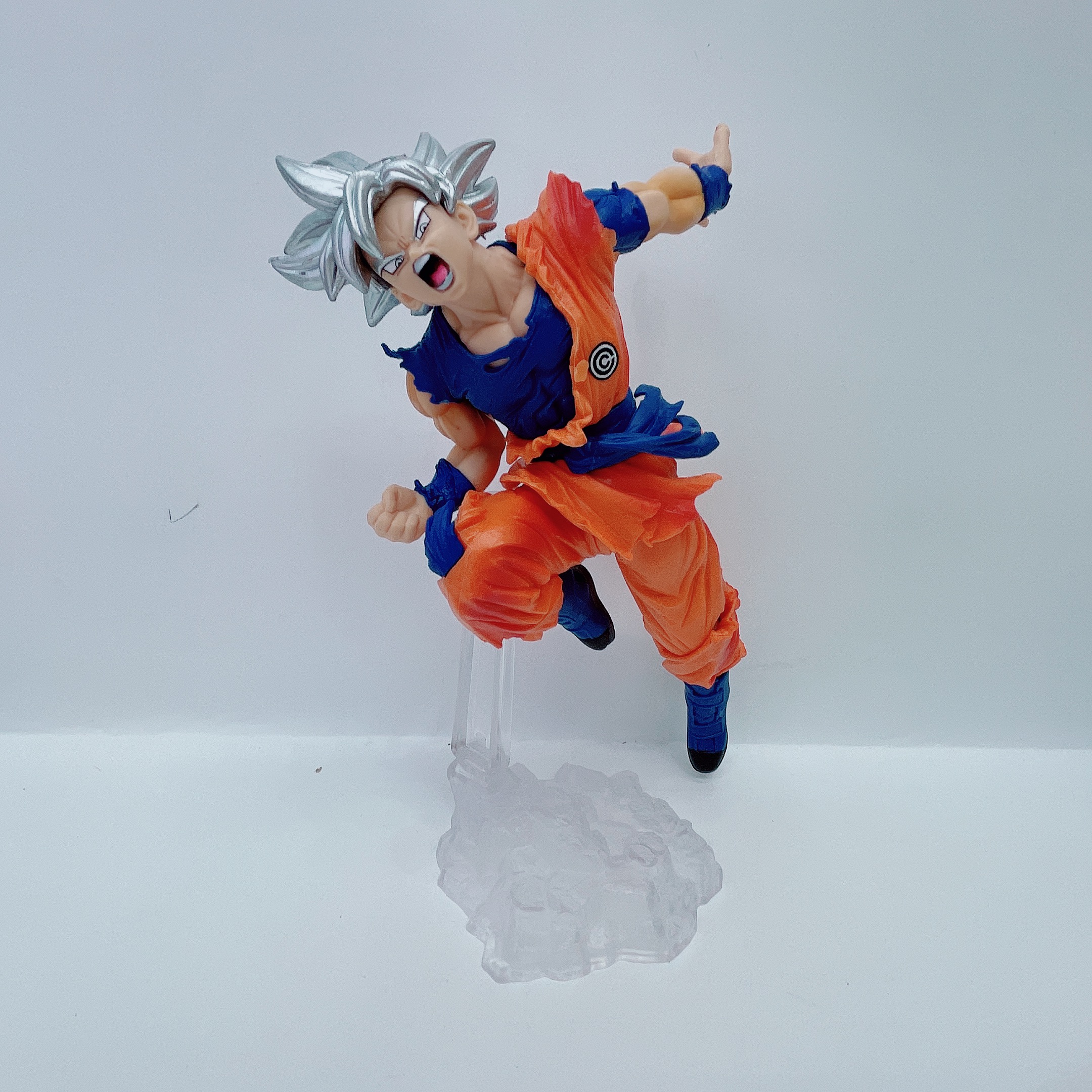 Wholesale of Dragon Ball Silver-haired Dragon Ball Goku anime desktop Cake Model ornaments