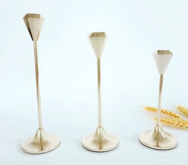 Cross-border European-style light luxury romantic wedding small candlestick ornaments, golden and black candlestick tables, candlelight dinner props detail image 3