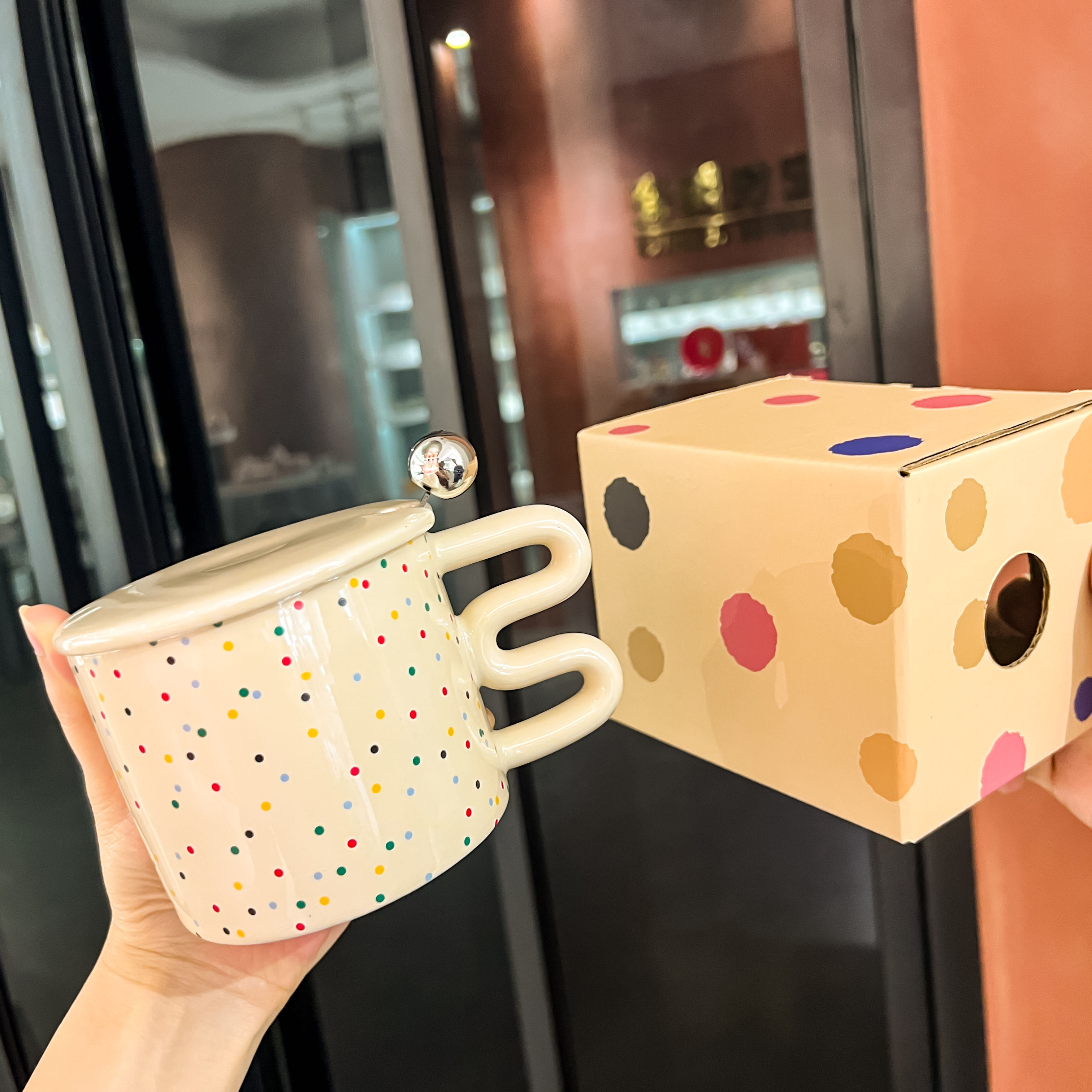 鹏艺带盖马克杯送闺蜜生日礼物喝水杯特别好看的杯子女陶瓷杯陶瓷杯马克杯伴手礼杯子盖陶瓷杯学生可爱马克杯套装细节图