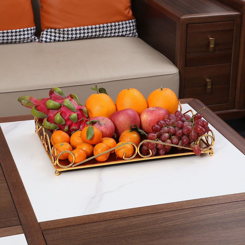 European-style iron towel square plate, home living room coffee table, hotel tray, handicrafts, ornaments, pies, snacks, cake plates Application Scenario