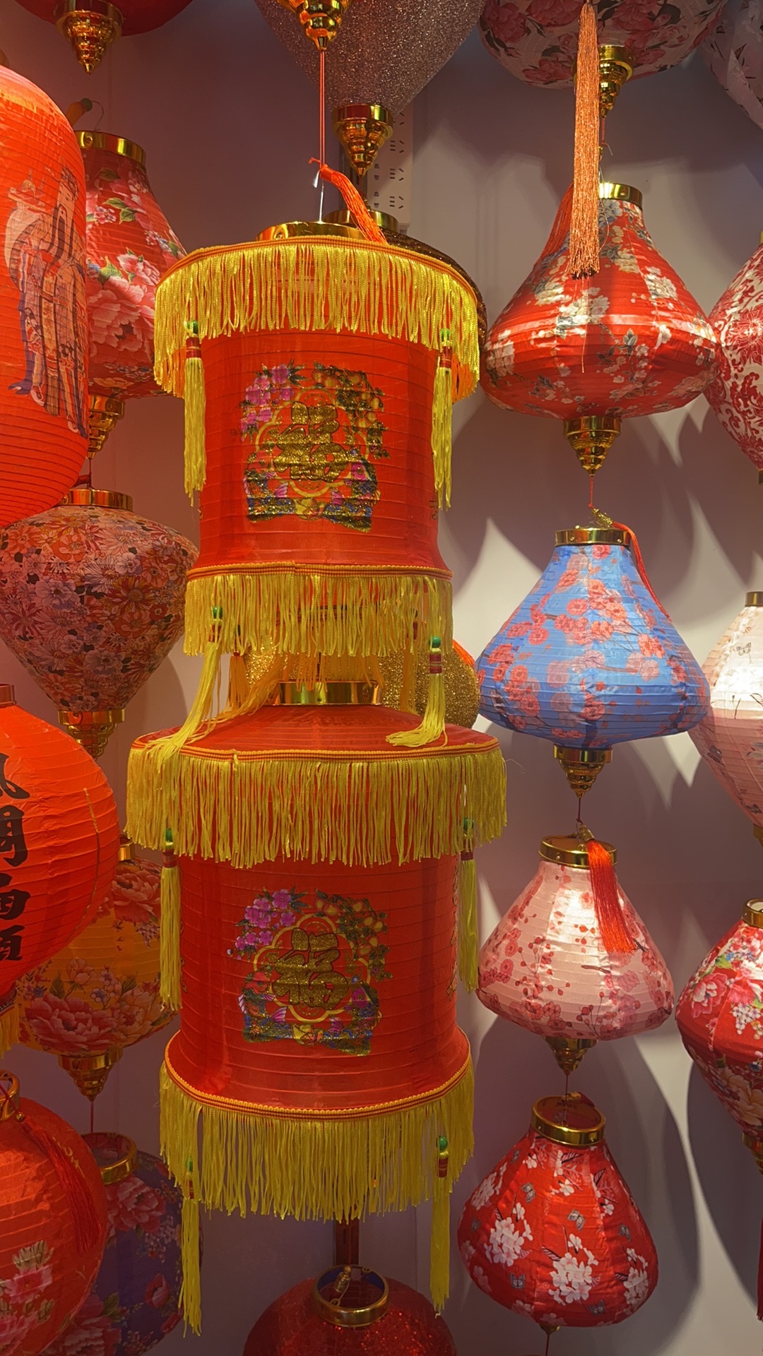 Custom-made exquisite luminous lanterns, flower lanterns, Lantern Festival lanterns, bucket lanterns Item Picture