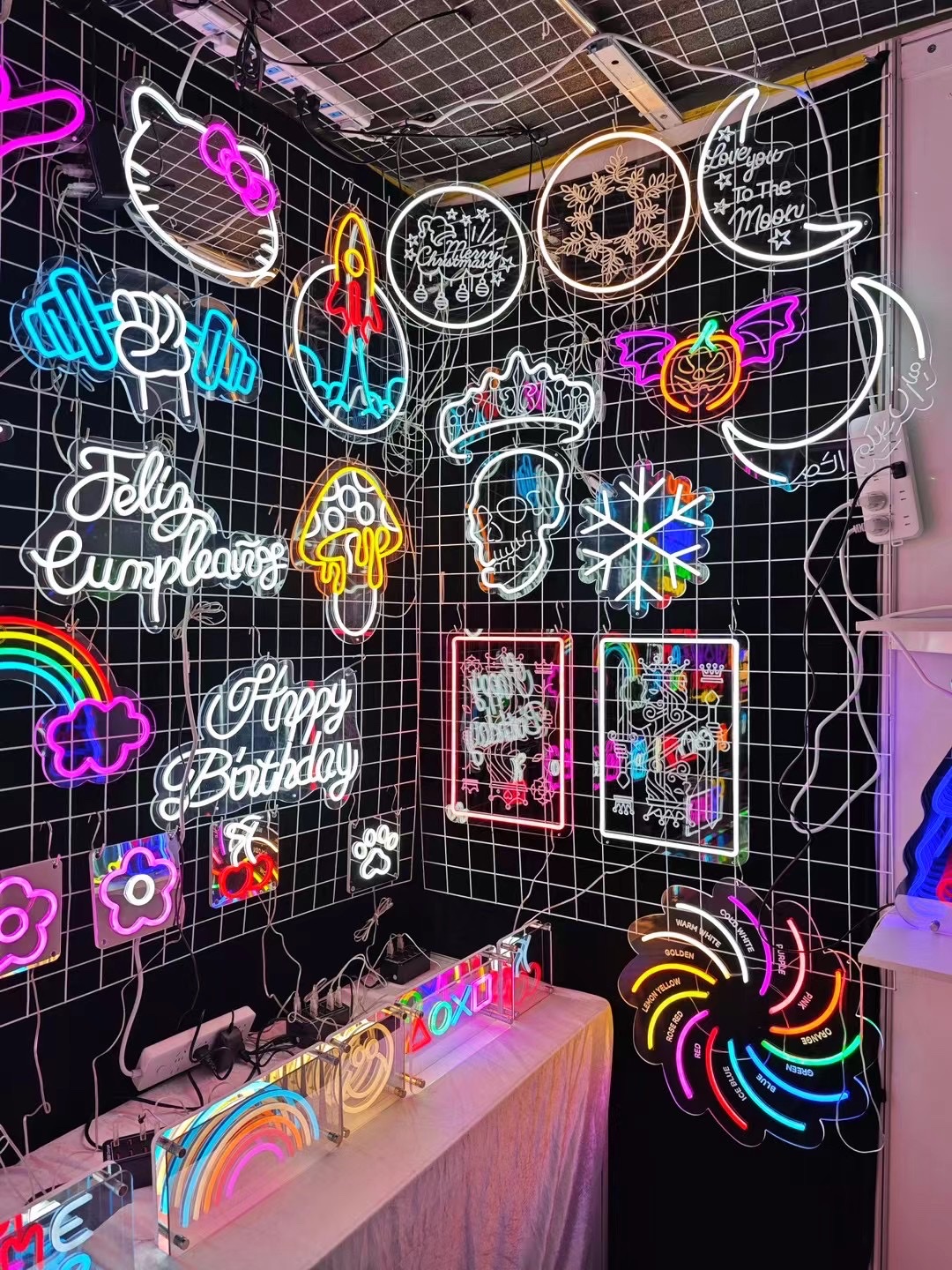 跨境电商专供霓虹灯diy装饰生日快乐灯发光字母灯氛围灯led霓虹灯白底实物图