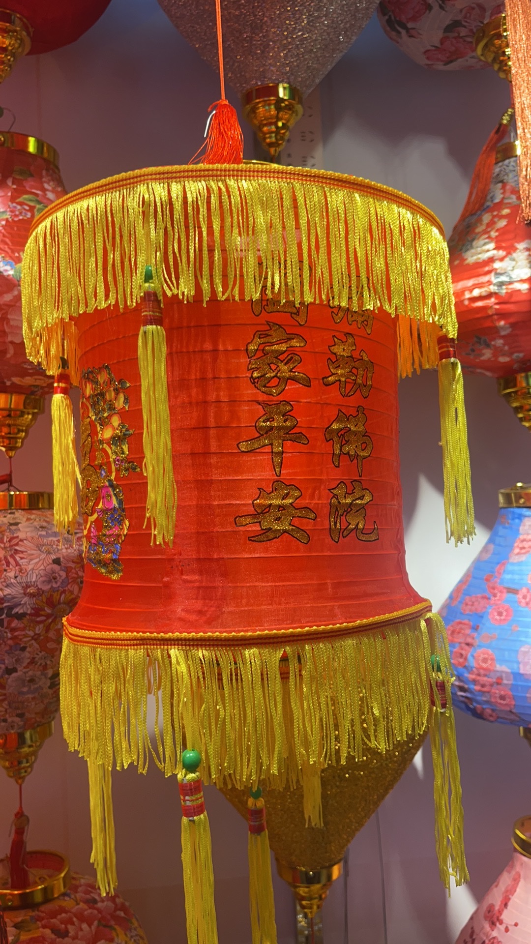 Custom-made exquisite luminous lanterns, flower lanterns, Lantern Festival lanterns, bucket lanterns details Picture