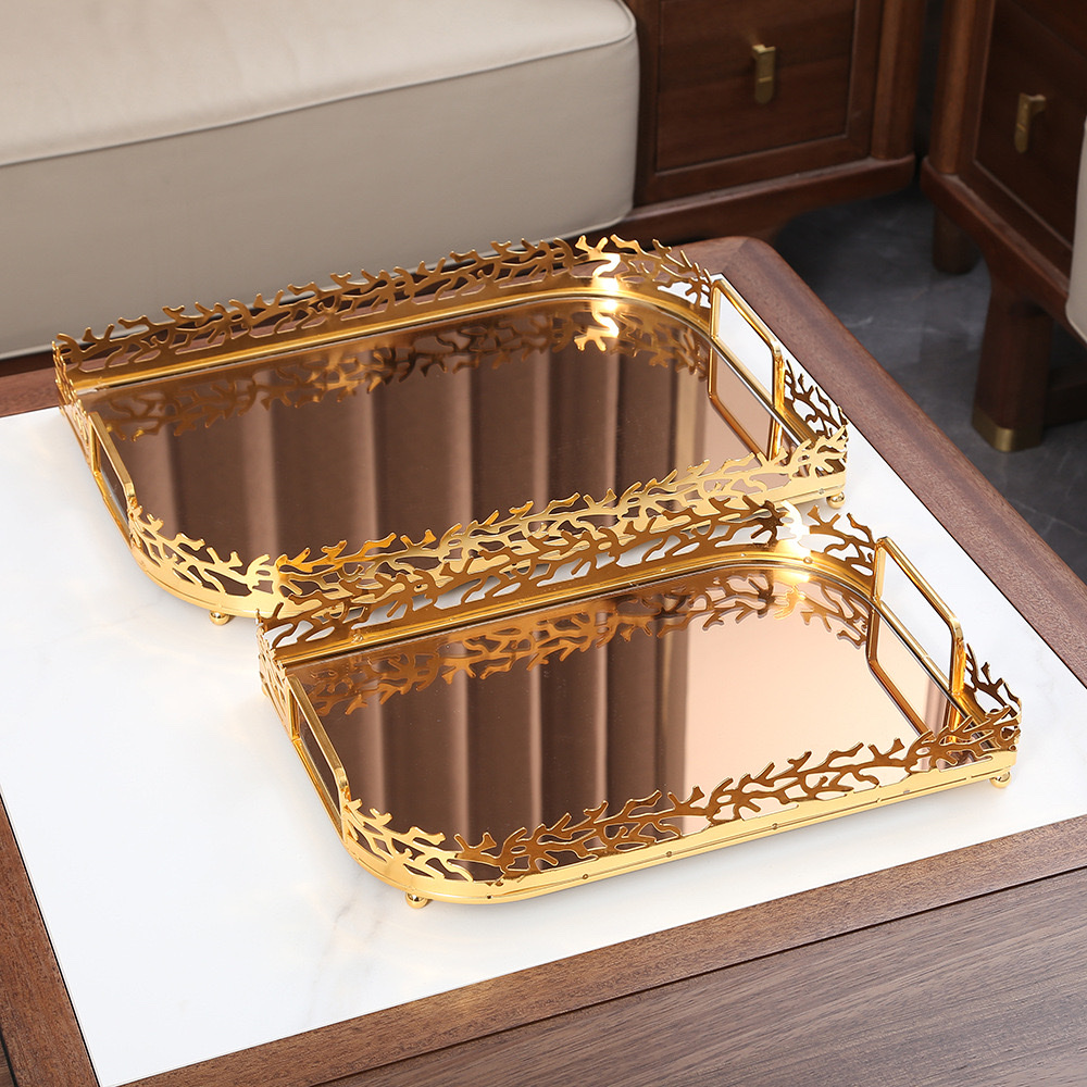 European-style light luxury mirror glass metal tray, living room coffee table, entrance hall storage plate, water cup, tea tray, decorative items details Picture