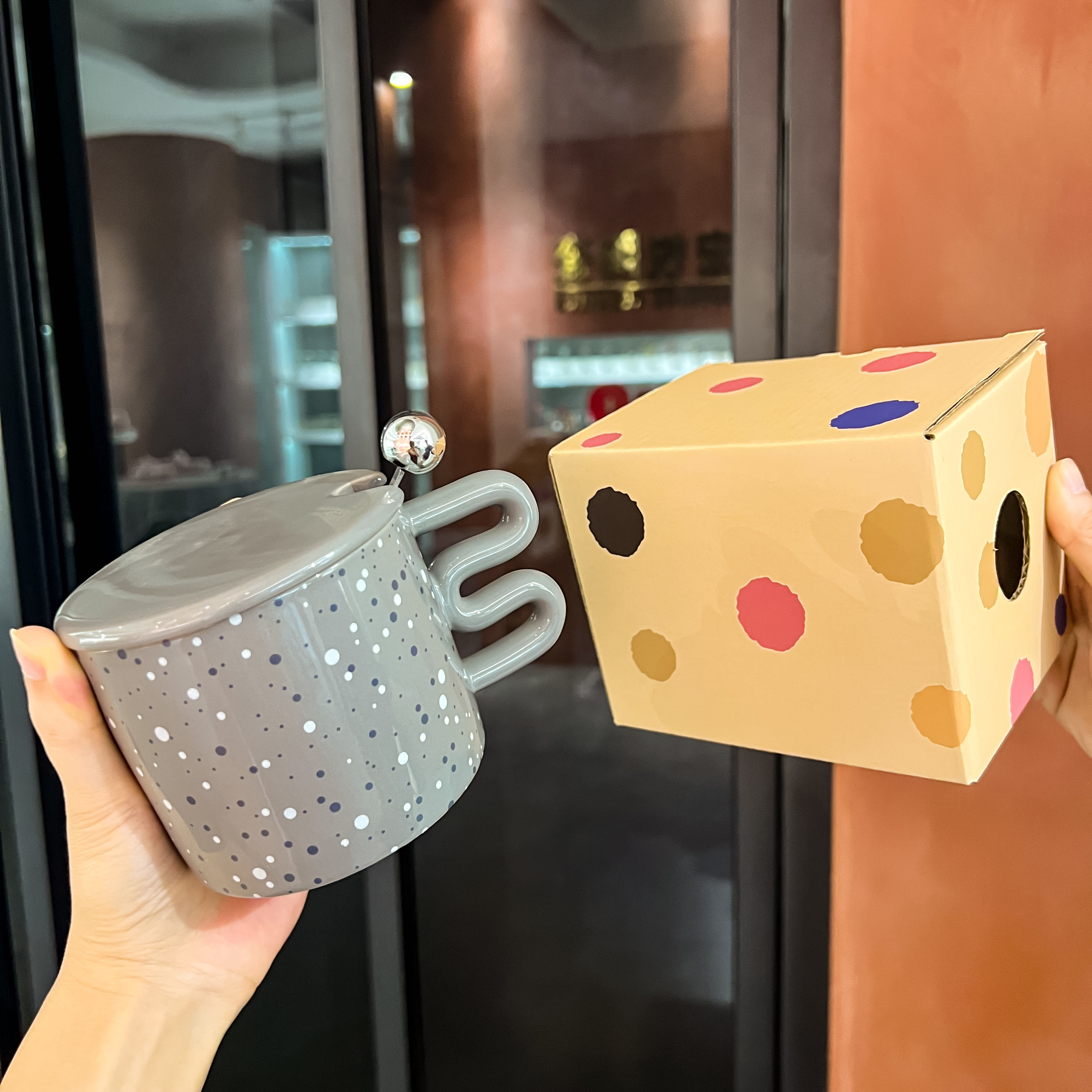 鹏艺带盖马克杯送闺蜜生日礼物喝水杯特别好看的杯子女陶瓷杯陶瓷杯马克杯伴手礼杯子盖陶瓷杯学生可爱马克杯套装产品图