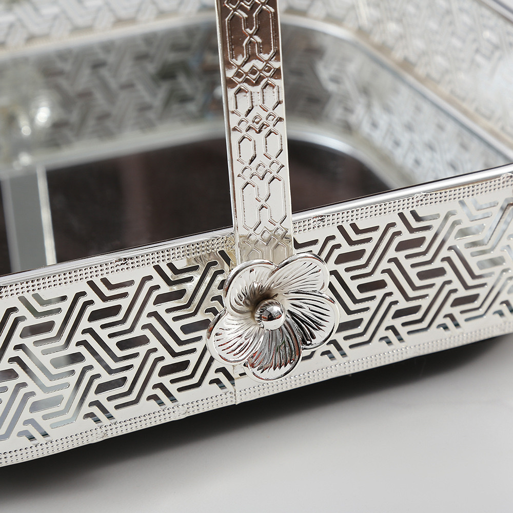 Wholesale of European-style silver hand-held basket desktop creative light luxury decoration square hand-held tray coffee table storage ornaments details Picture