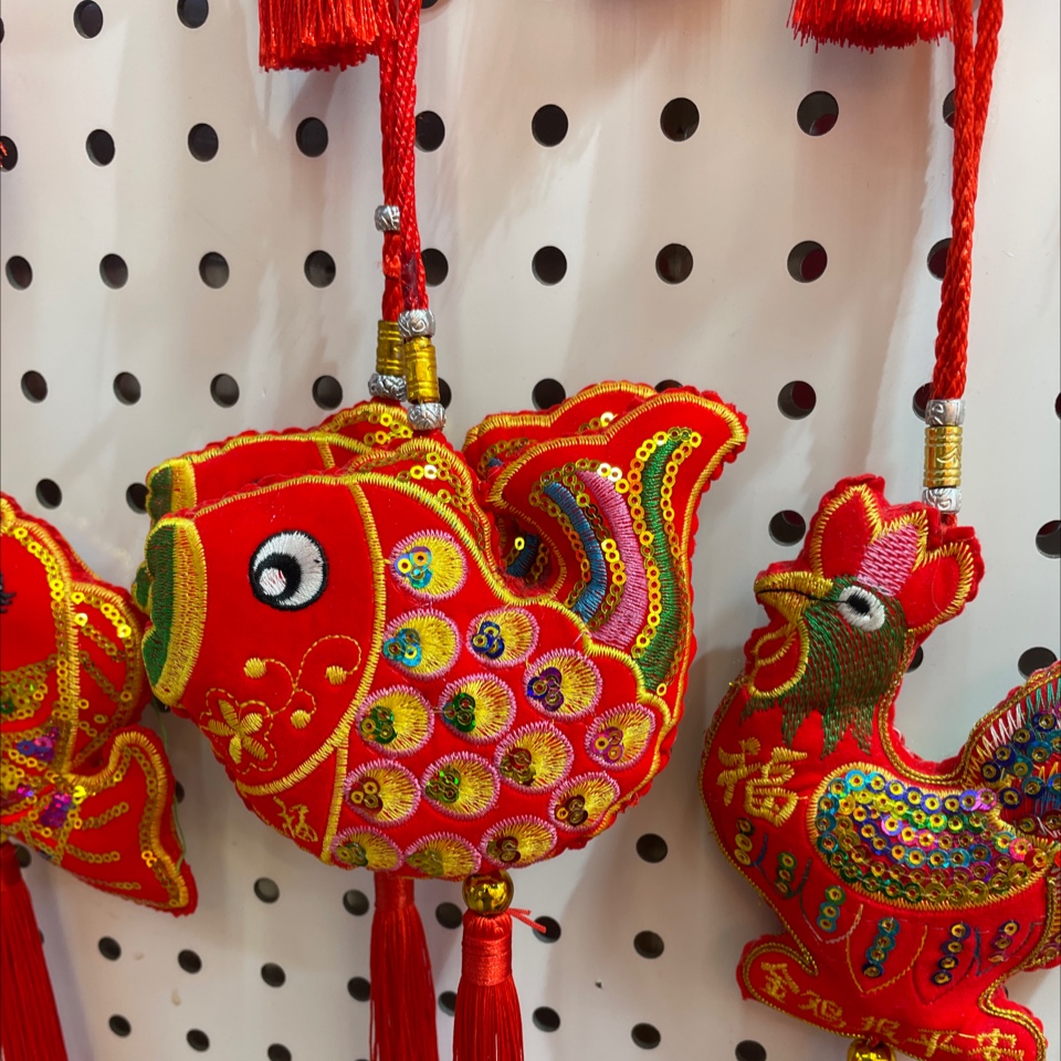 国潮手机链书包挂件一体化设计 小挂件毛绒材质 软萌可爱装饰品 携带方便轻巧耐用