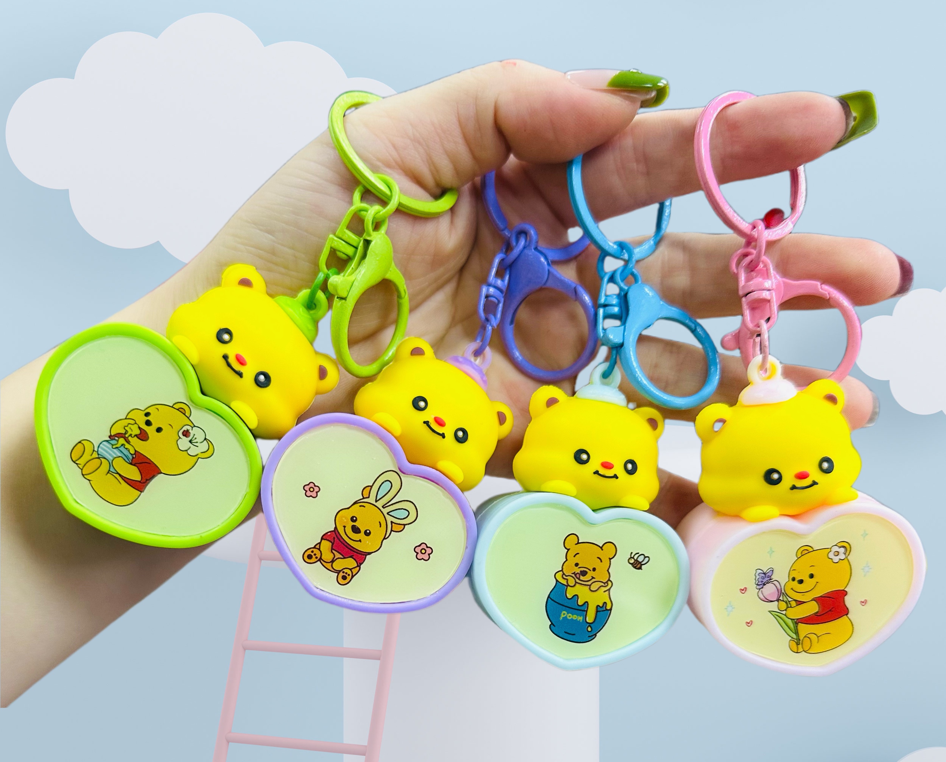 潮玩公仔钥匙扣 配件齐全 小清新钥匙扣 个性创意礼品扣环，开关灯，带灯钥匙扣潮玩公仔产品图