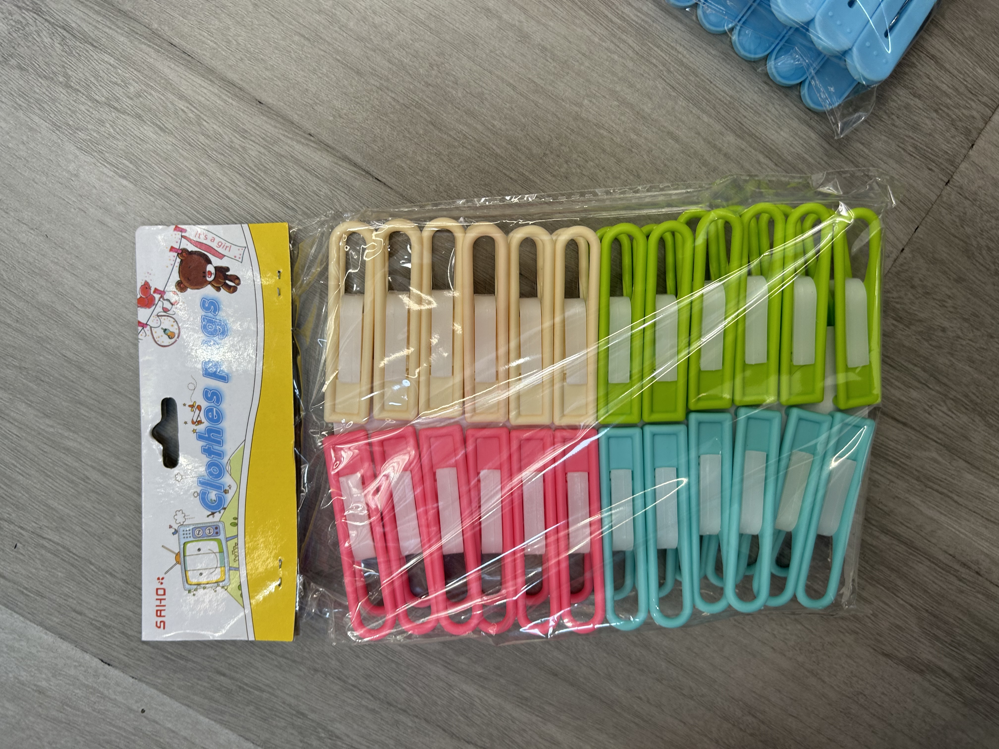 新款夹子 大号防风塑料夹子固定夹金属袜夹晾晒夹多功能衣夹白底实物图