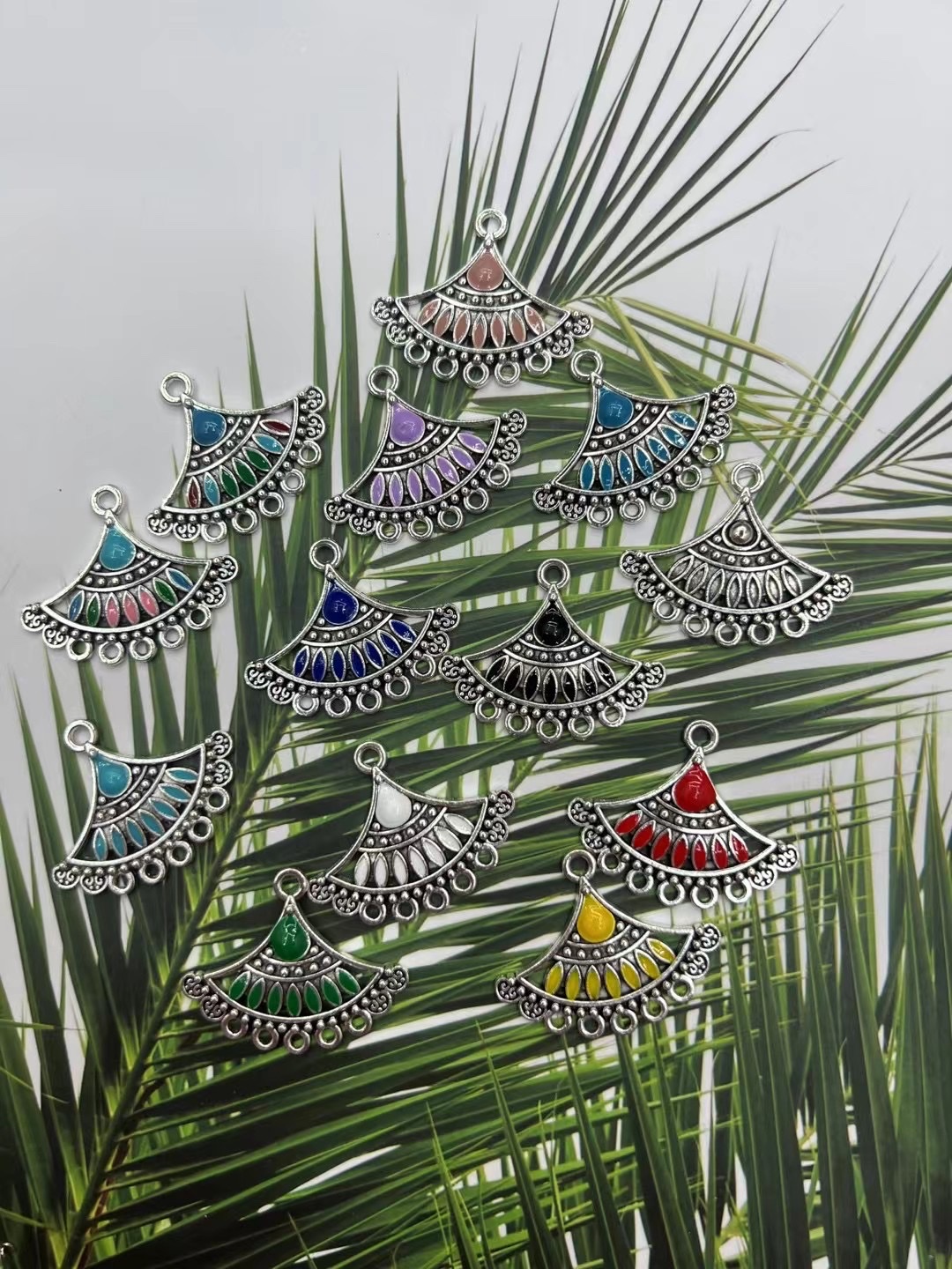 扇羽复古画七彩耳环配件，可挂羽毛，链条，珠子等。