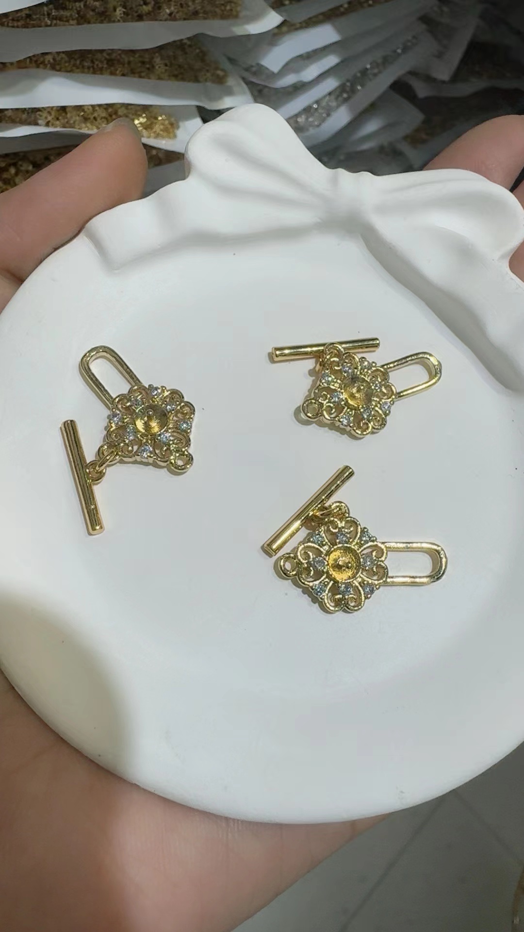Copper plated with color retention, 14K gold, 18k gold, white, thick silver, four-leaf clover, snowflake, bow, half-hole bead support, OT buckle, diy hand-stuck pearl jewelry, buckle head accessory detail image 2