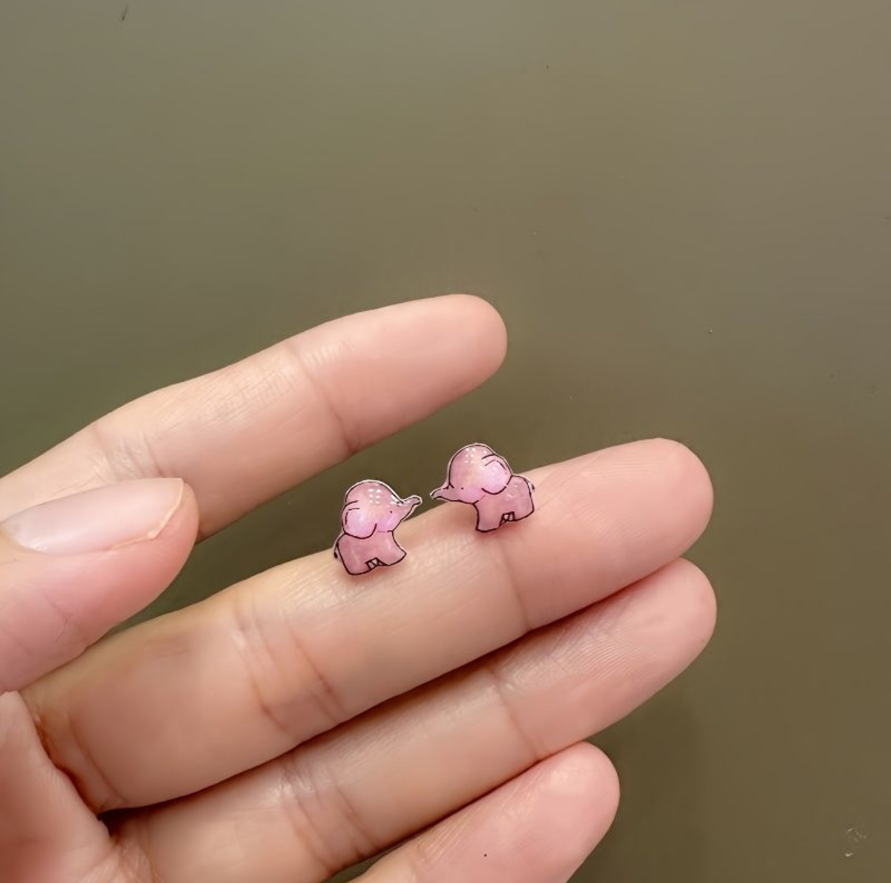 Cartoon pink little elephant stud earrings for women, sweet and elegant style, 2024 new trendy and individualistic ear clips and magnet earrings detail image 1