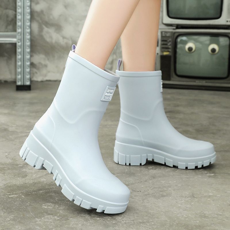 Ladies' fashionable Japanese-style simple rain boots, mid-calf water boots for autumn and winter, adult rain boots, waterproof and anti-slip rubber shoes, thick soles
