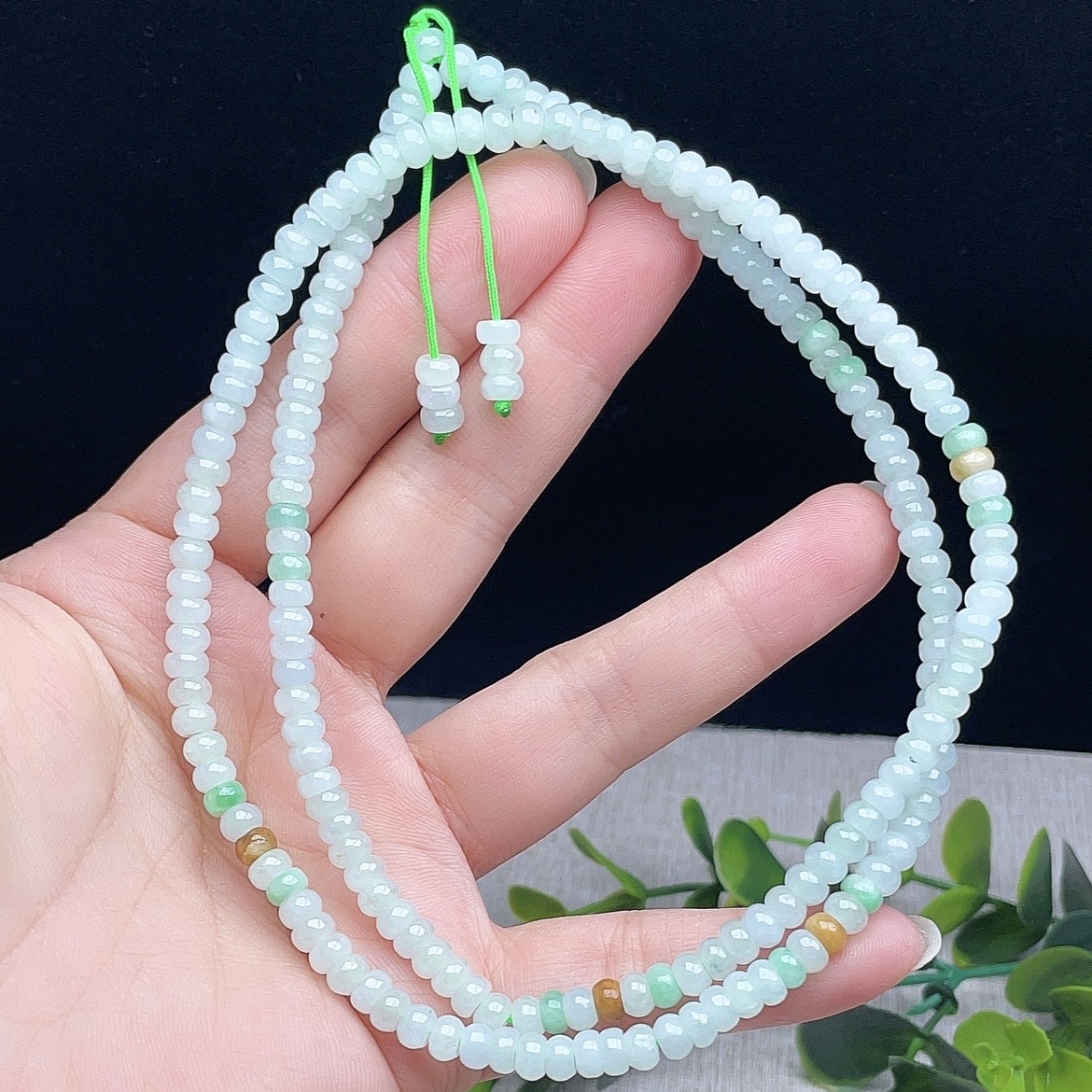 Natural A-grade jade necklace from Myanmar, ice-lustrous tricolor abacus bead necklace, multi-loop bracelet, sweater chain, women's style, natural stone jade small beads Application Scenario