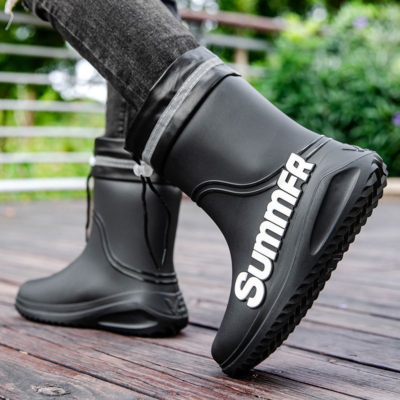 New cross-border spring and autumn rain boots, mid-calf men's safety shoes, anti-slip thick-soled outerwear wear-resistant rubber shoes, fashionable and trendy water boots Application Scenario