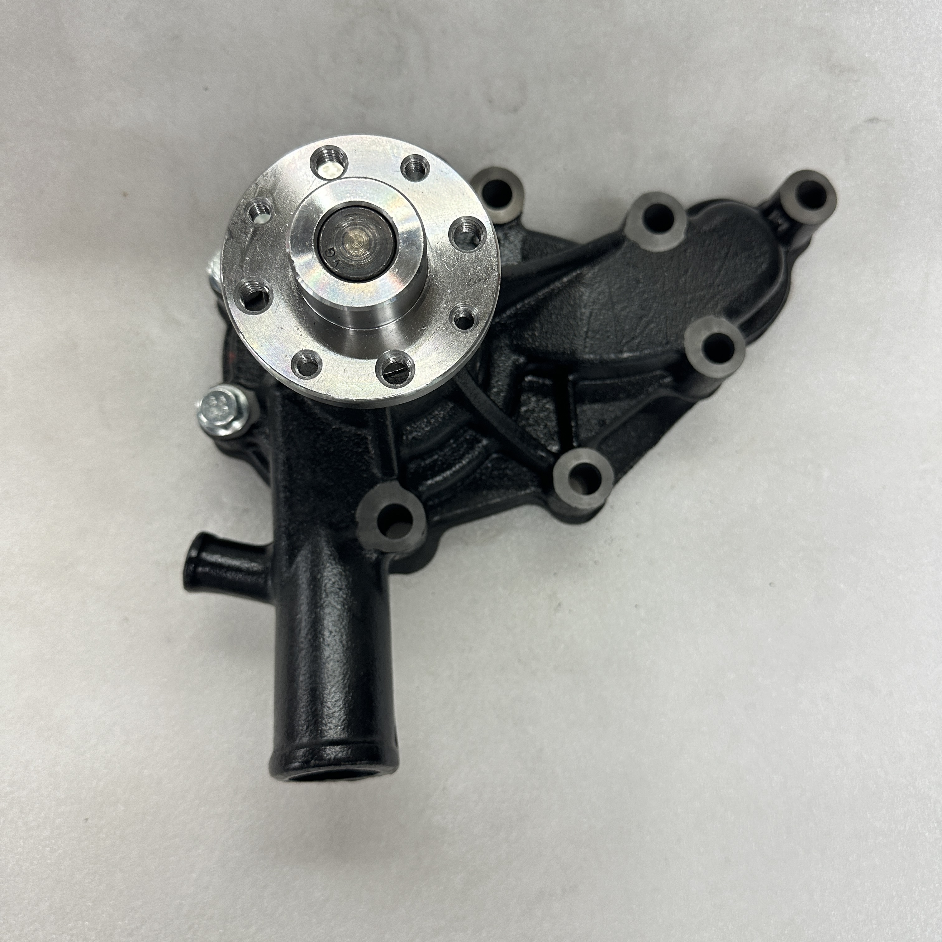 Automotive parts suitable for ISUZU C240 engine cooling system water pump GWIS-43A 8-94376-862-0 Specification image