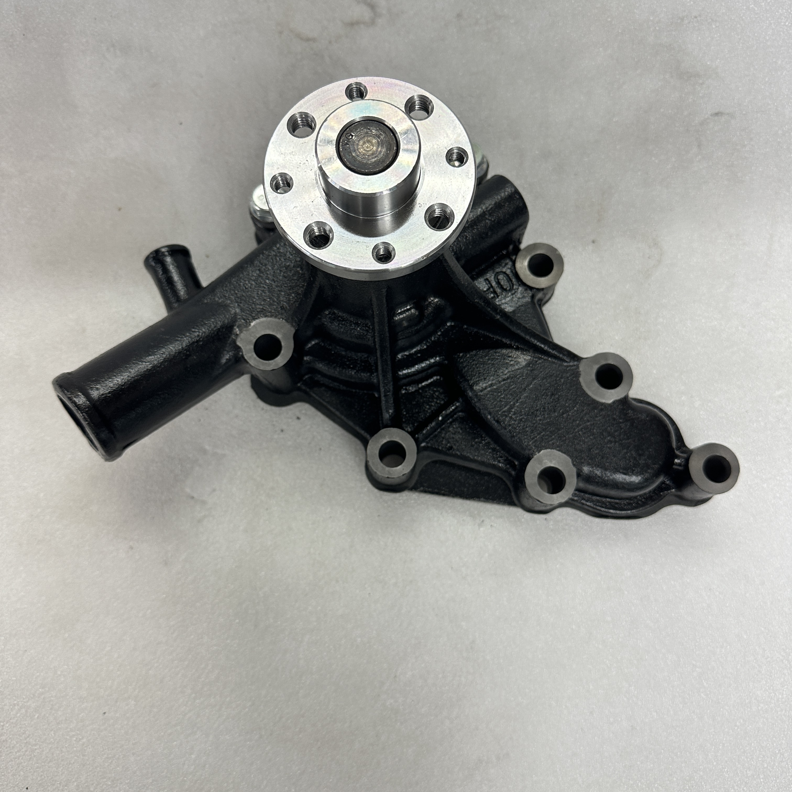 Automotive parts suitable for ISUZU C240 engine cooling system water pump GWIS-43A 8-94376-862-0 Application Scenario