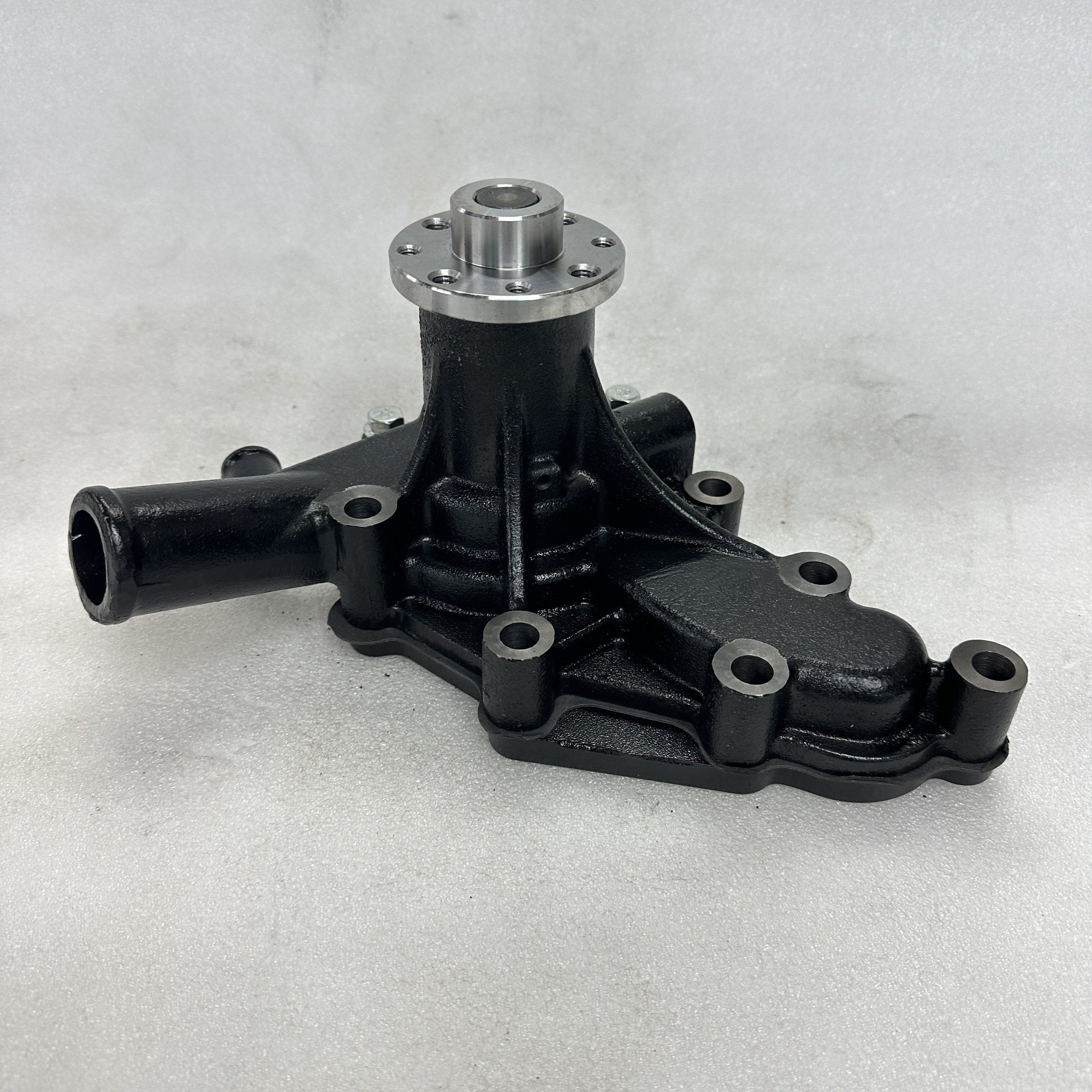 Automotive parts suitable for ISUZU C240 engine cooling system water pump GWIS-43A 8-94376-862-0 Item Picture