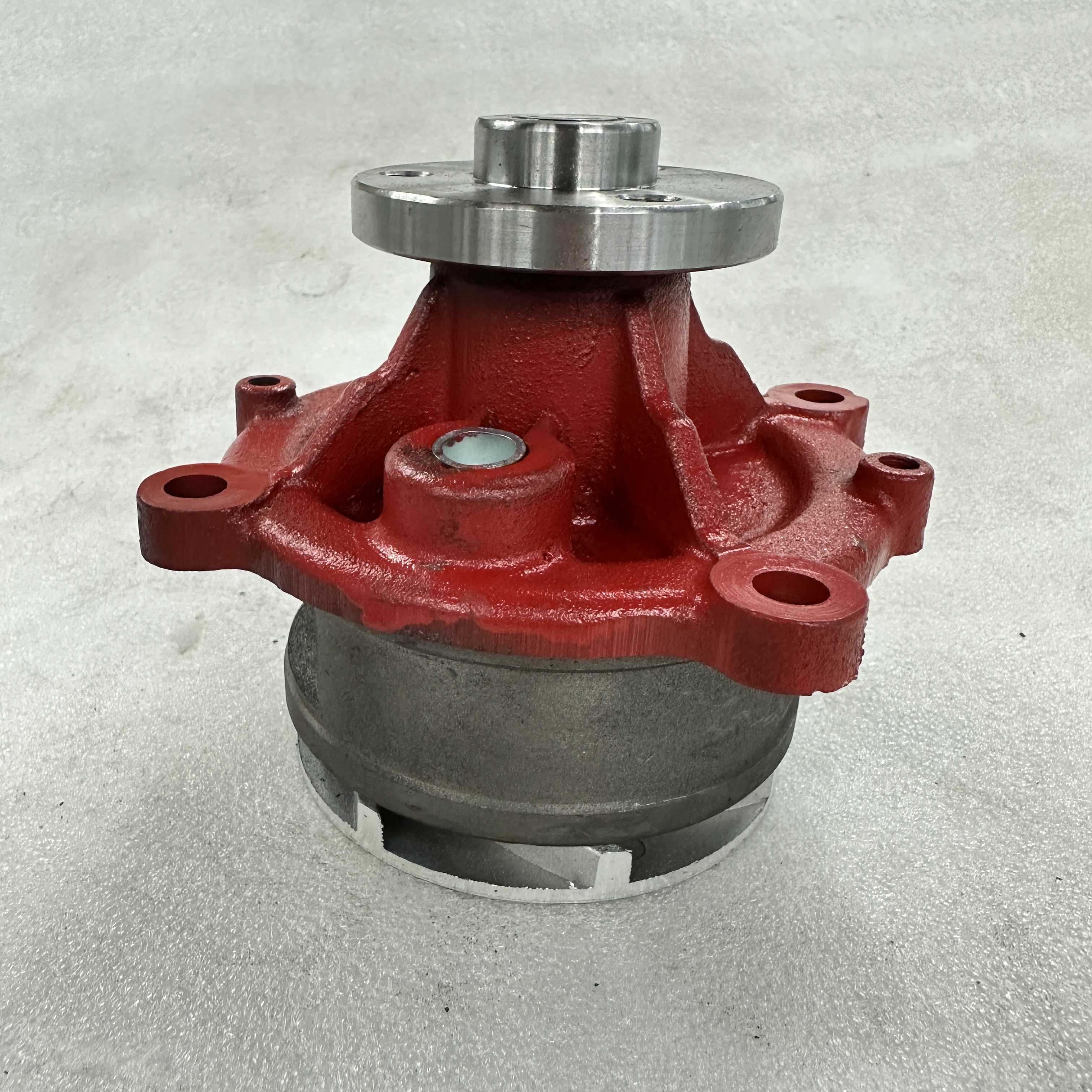 Truck parts are suitable for VOLVO EC290 engine Volvo cooling water pump 21125771 Item Picture