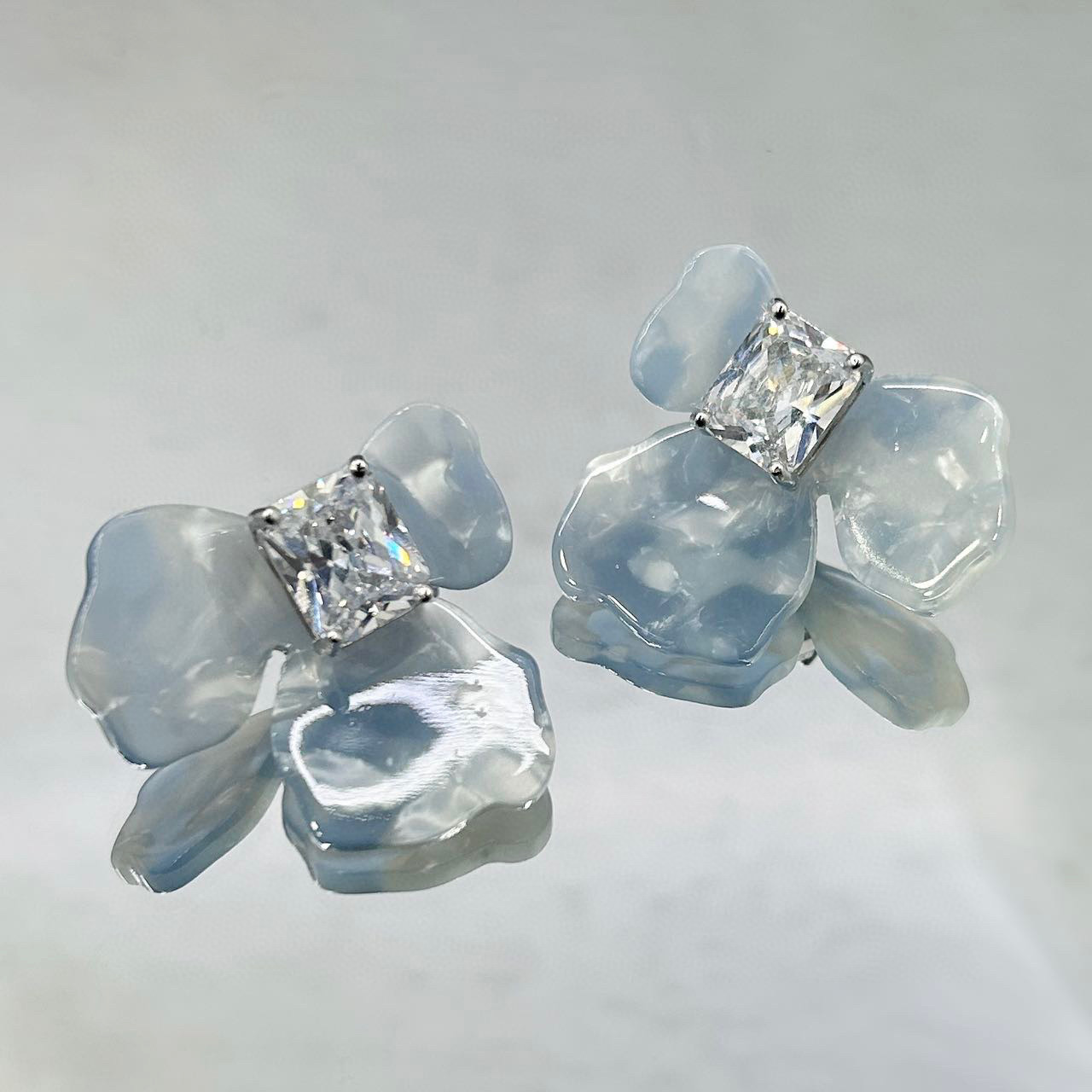 耳环微镶锆石耳饰 高级感饰品 独特设计耳环 时尚潮流女士首饰