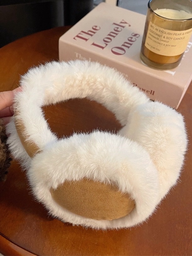 Folding mink and suede warm ear muffs are cute, sweet and versatile, with an ins style. Maillard ear warm Application Scenario