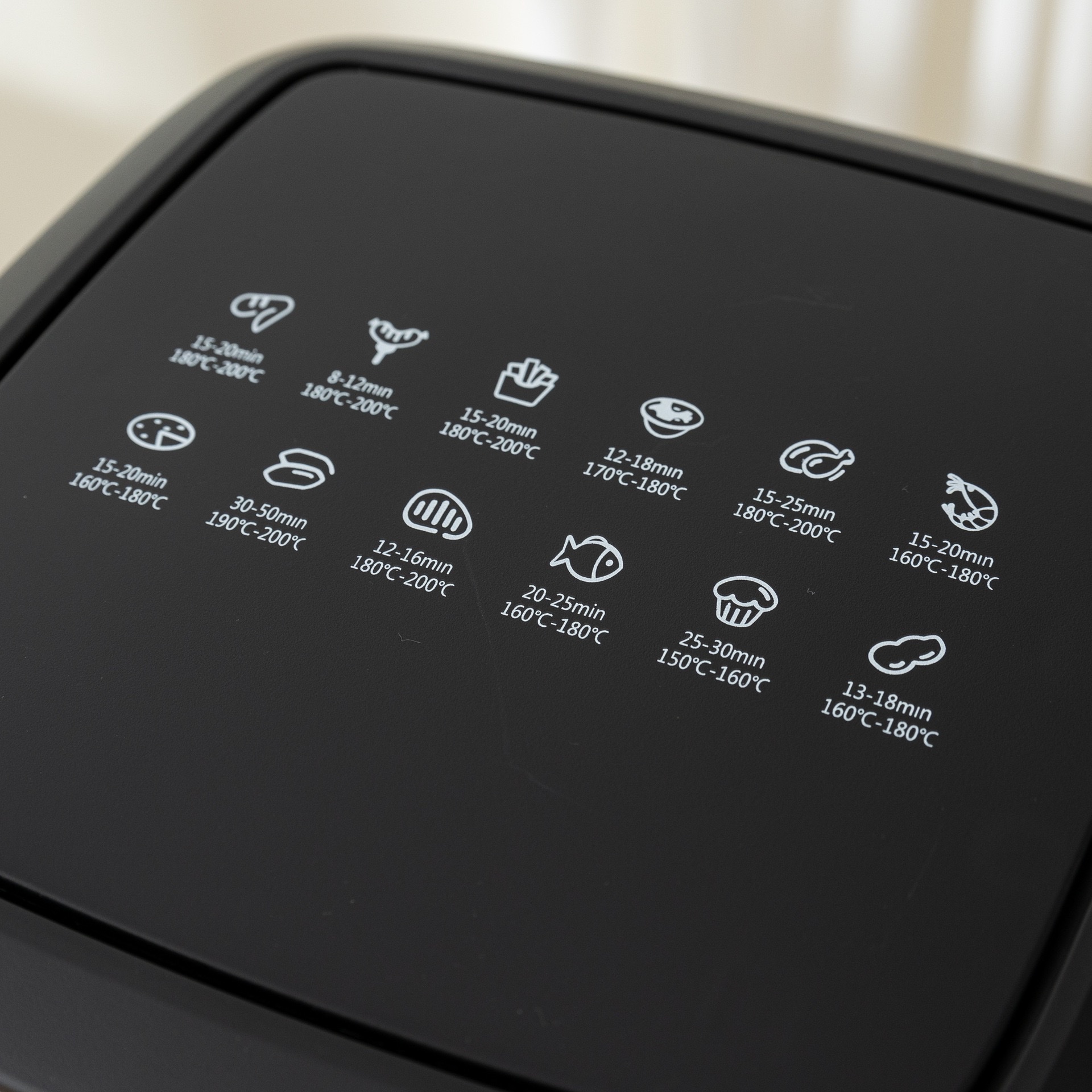 10LAirfryer export 10-liter air fryer, large-capacity, full touch screen, timed and visible, high-power oven Application Scenario
