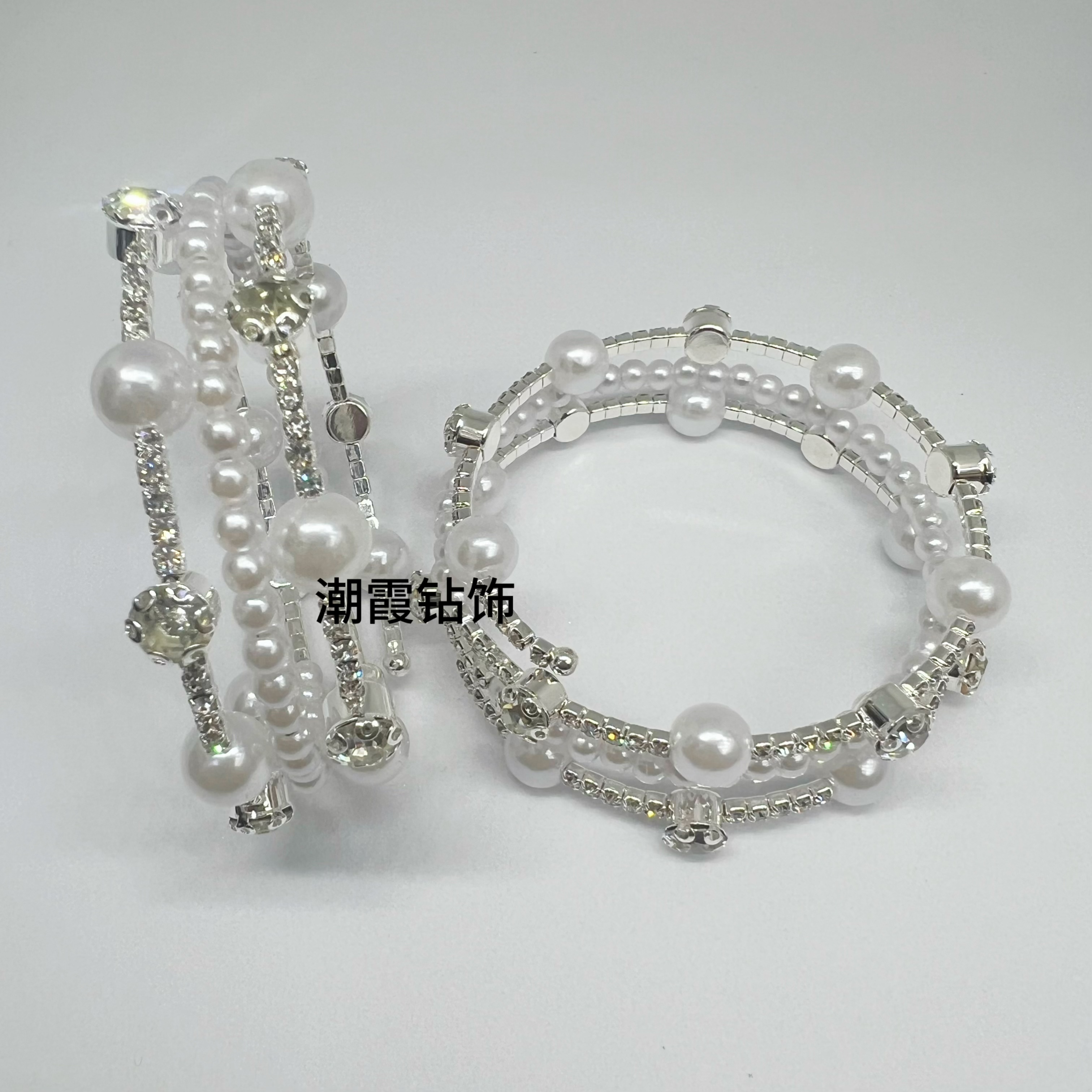 Trendy diamond jewelry for women, simple 3-row water diamond pearl arm-hugging bracelet, European and American fashion, versatile bracelet accessory, bracelet, bracelet, bracelet details Picture