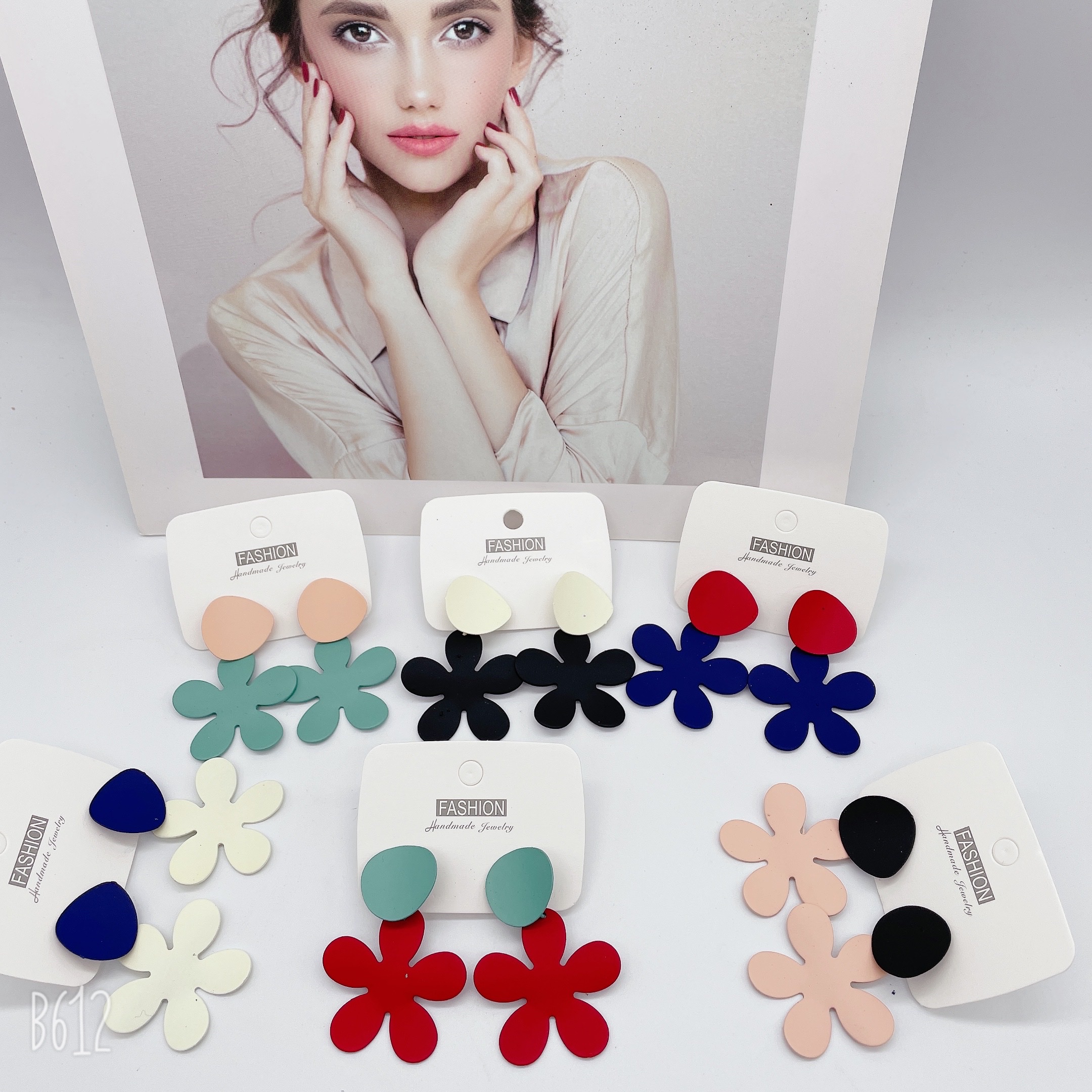 Spray-painted earrings, Morandi accessories, colorful earrings, exquisite earrings, fashionable and trendy ladies, Korean style simple and elegant earrings and accessories Item Picture