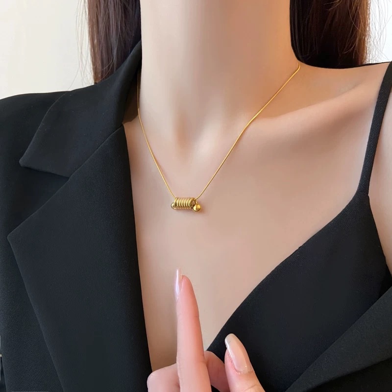 Textured spring pendant necklace for women, non-fading, light luxury, niche, Instagram, hip-hop, versatile, collarbone titanium steel accessory sweater Specification image