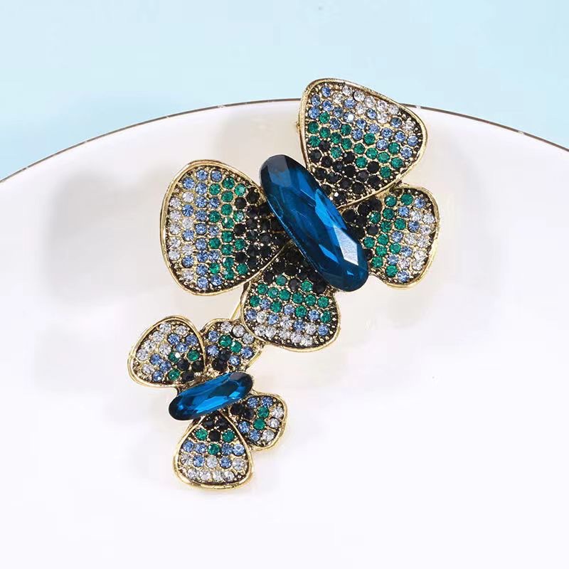 Dahu d Premium badge brooch, unique design, personalized badge customization, fashionable clothing and accessories details Picture
