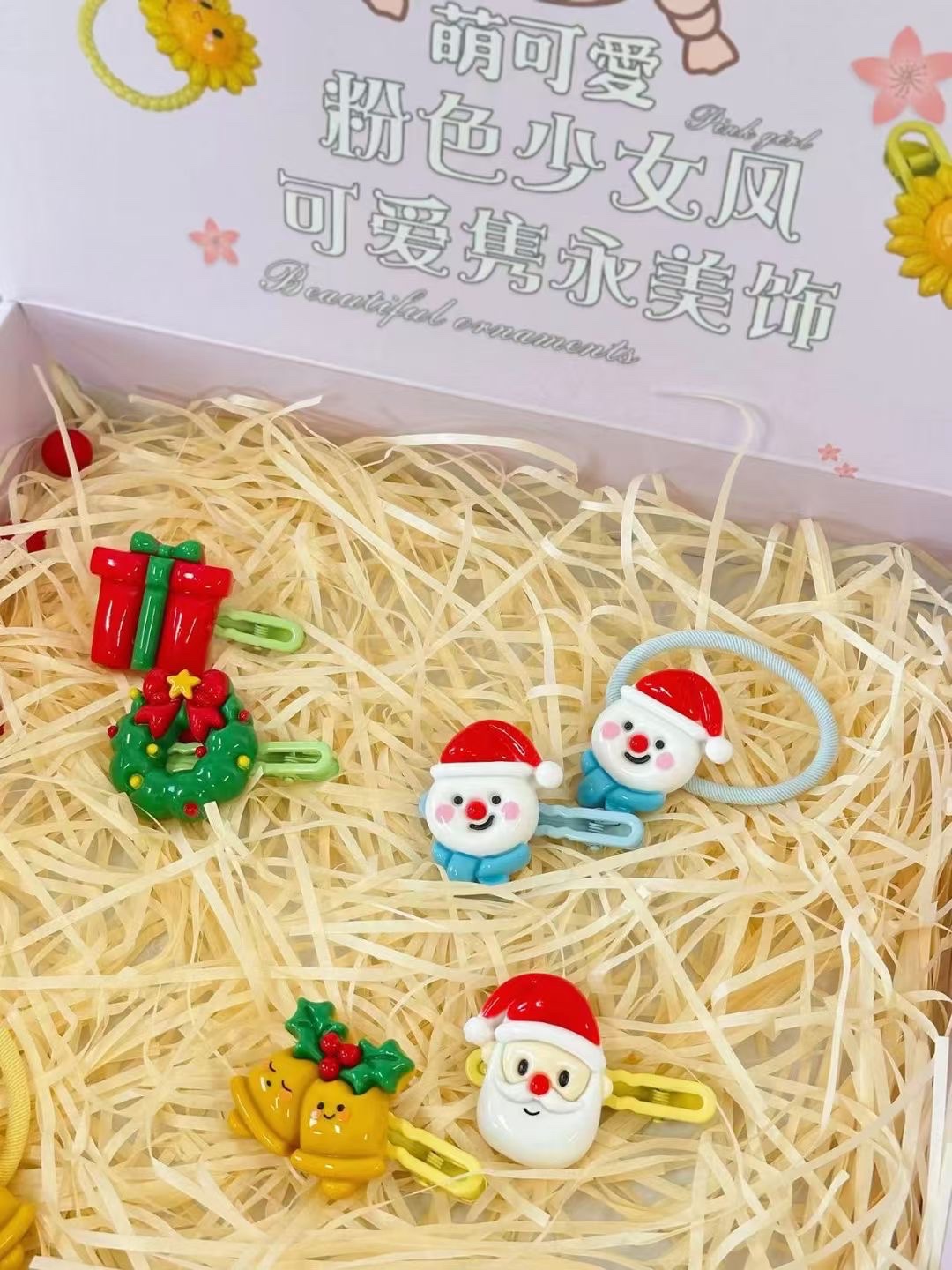 Christmas-themed hair ties, hair clips, creative accessories, headwear, hair care ornaments, high-end and elegant style, unique headwear design, ladies and children's headwear details Picture