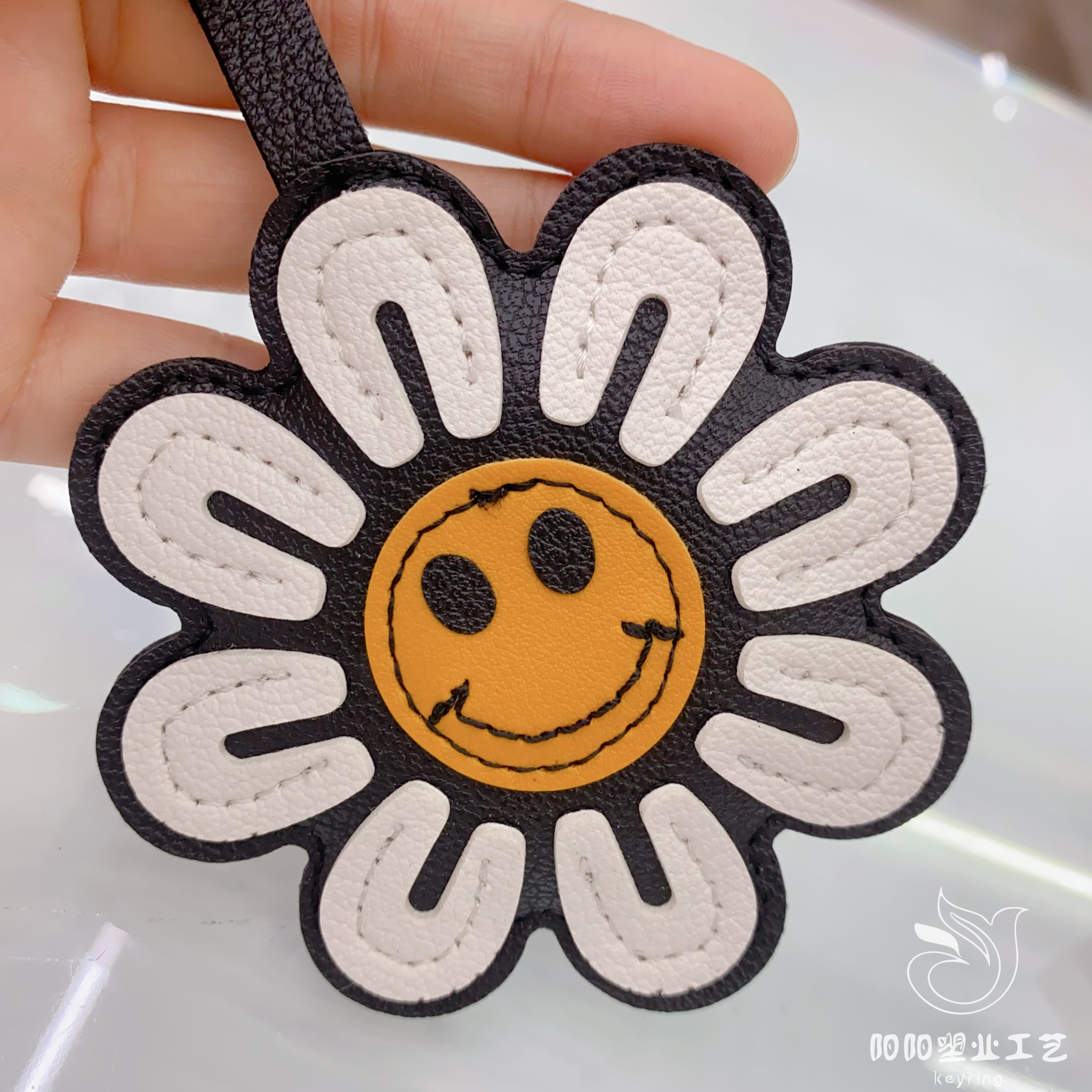 Influencers smiley colored girasol cadena de cuentas llavero creativo mujer pareja bolsos llaveros colgantes pequeños regalos