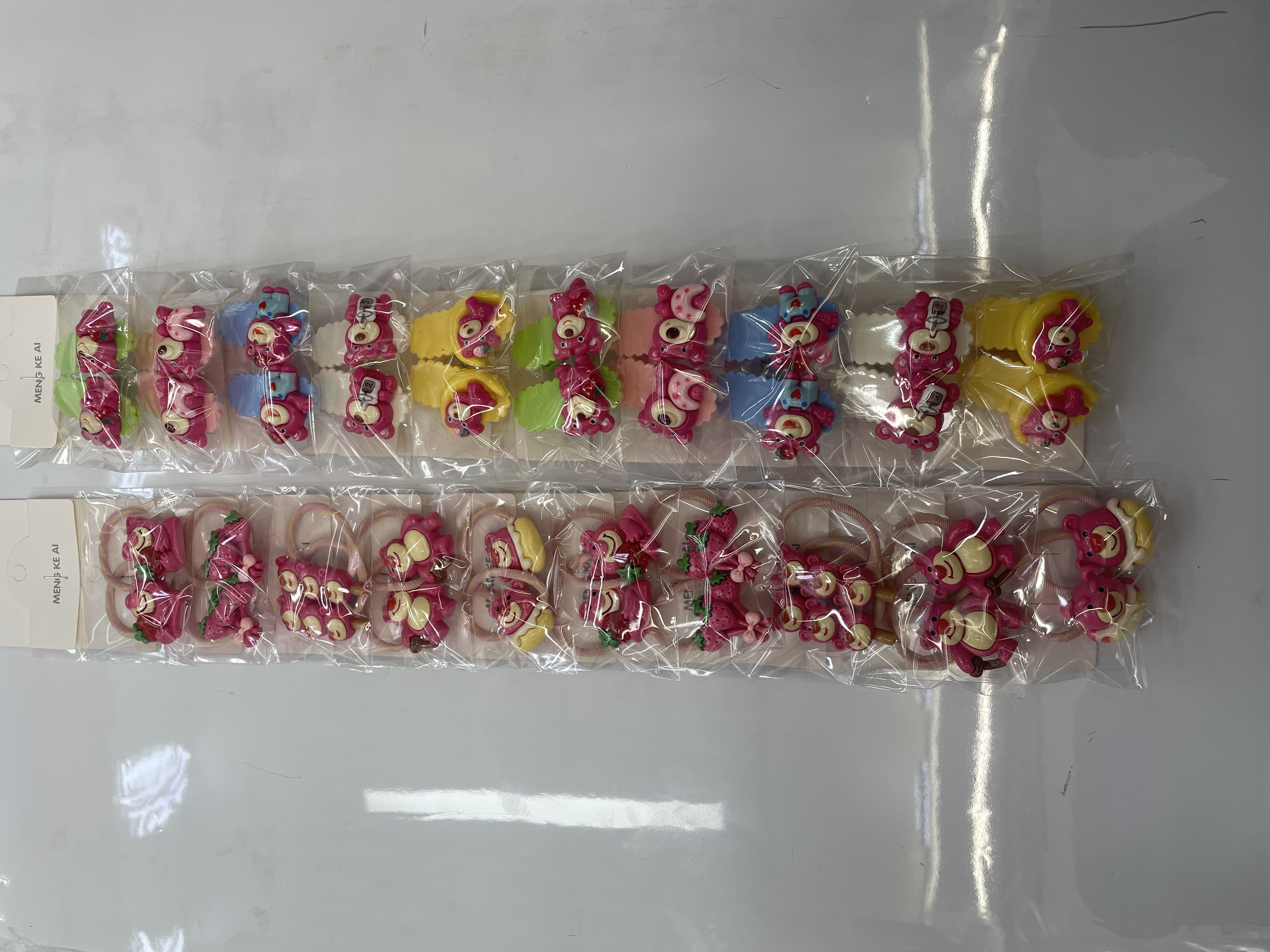 New children's little girl headwear and hair tie, strawberry bear personalized and fashionable hair accessory, elegant hair tie, leather band hair tie, fashionable and trendy, simple and elegant style