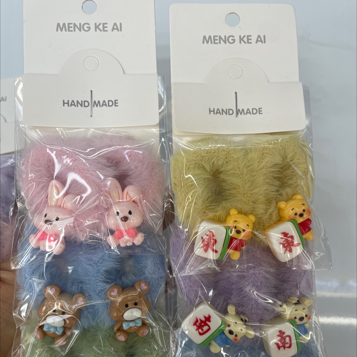 Ladies and children's headwear, hair ties, hair accessories, cute, unique, beautiful and elegant. Leather bands and hair ties can easily create romantic hairstyles. Headwear, hair ties Application Scenario