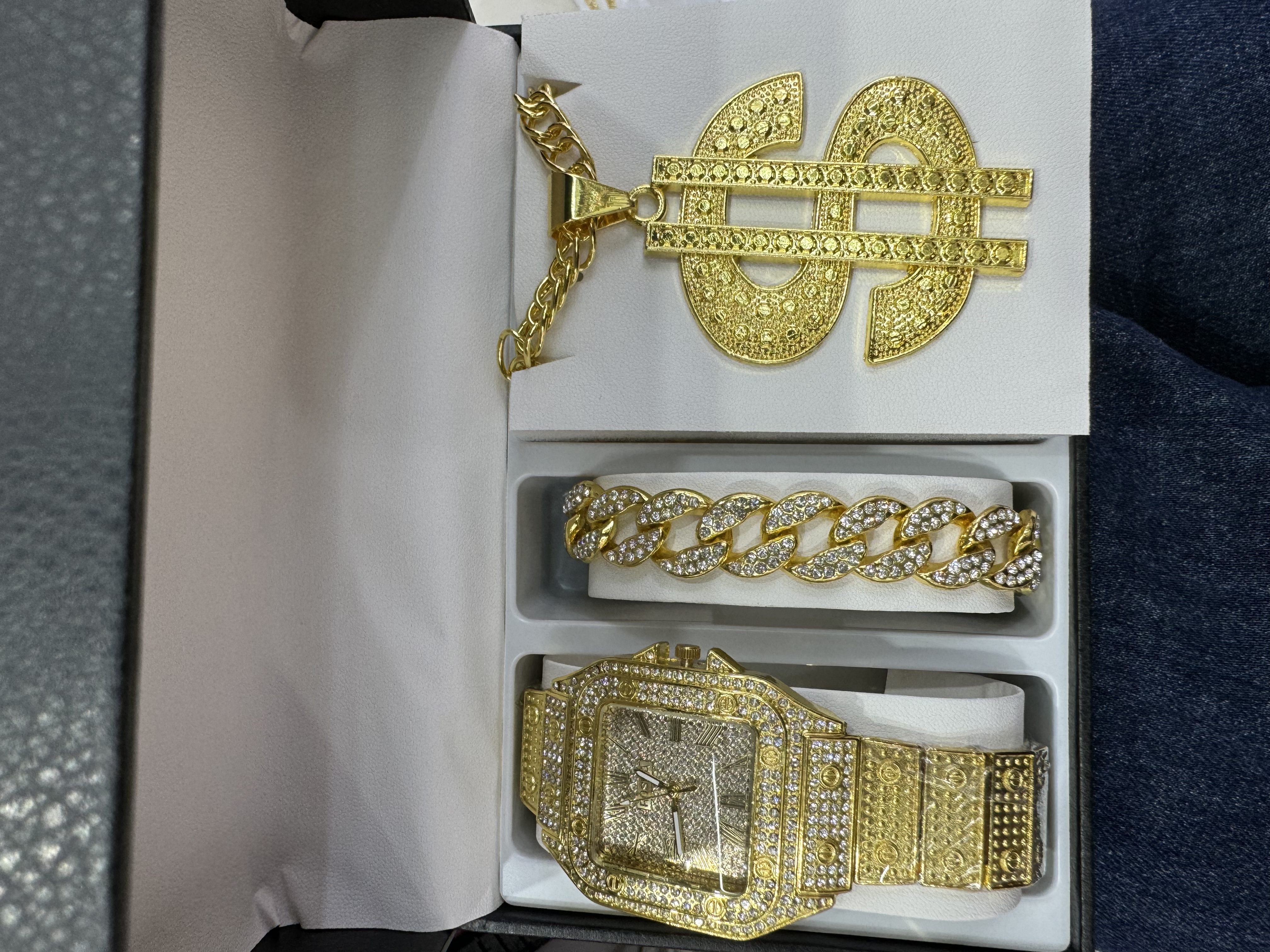 Gift box watches, men's watches 2020 Trend Gift box watches, Men's Watches 2020 Trend
