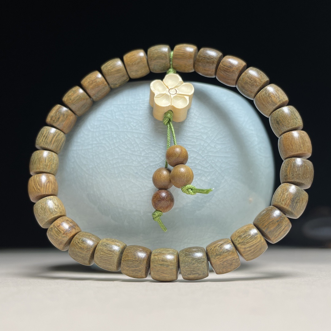 绿檀木直切桶珠DIY梅花吊坠小手串民族风佛珠饰品小手链批发文玩 手串文玩详情图4