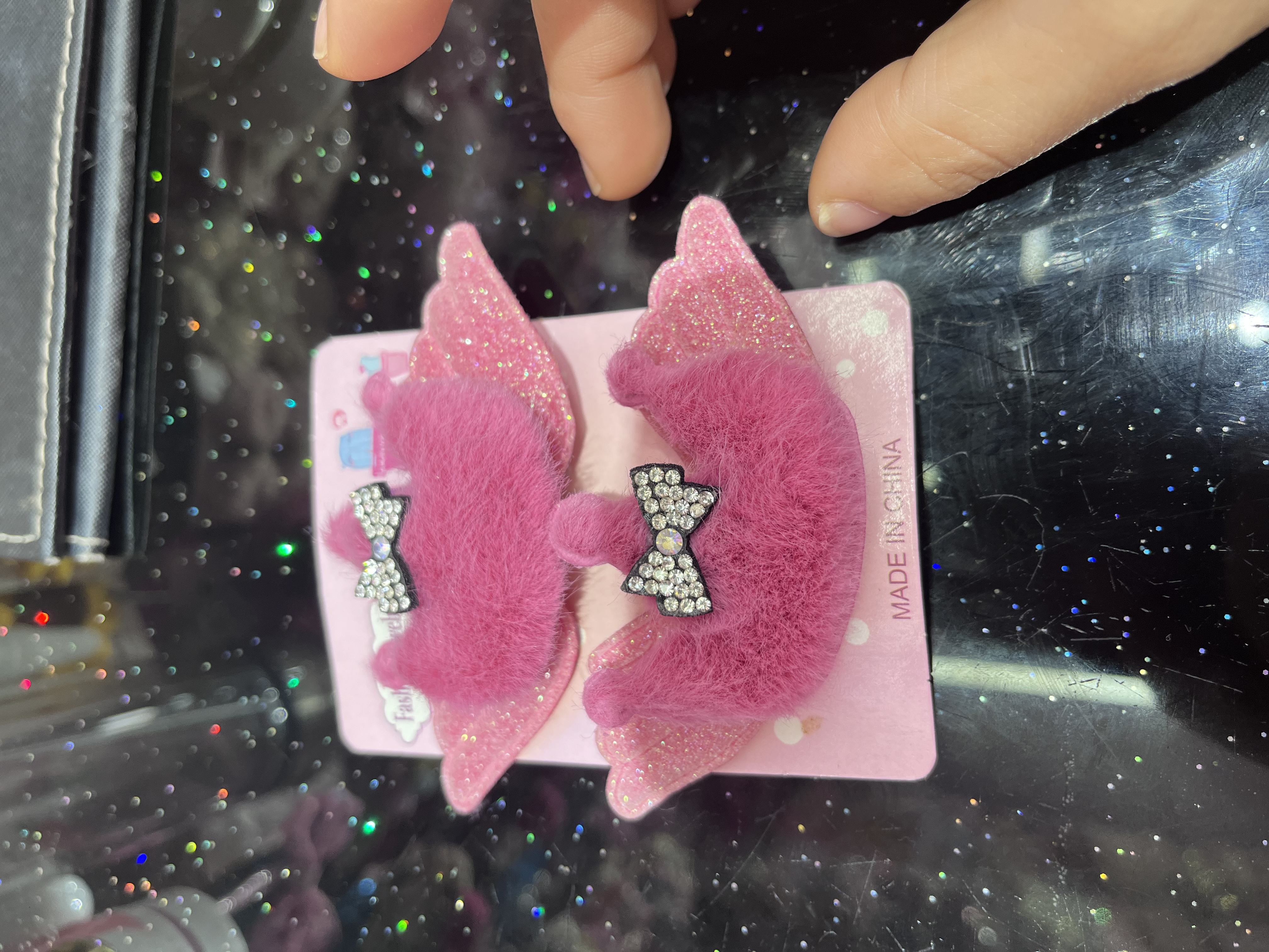 2024年新款韩版时尚对夹，网红对夹边夹发饰，发夹，24个一盒厂家直销，批发零售，价格实惠，颜色选6色，混色可自选Y2白底实物图