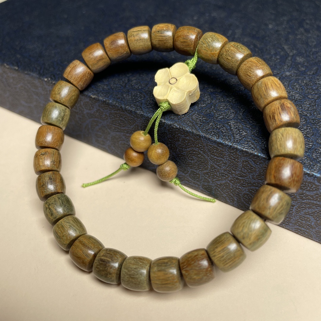 绿檀木直切桶珠DIY梅花吊坠小手串民族风佛珠饰品小手链批发文玩 手串文玩详情图5