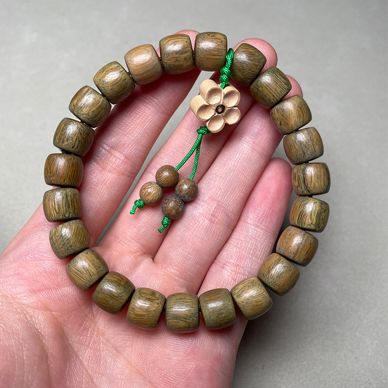Green sandalwood straight-cut bucket beads DIY plum blossom pendant small bracelets, ethnic-style Buddhist prayer beads jewelry small bracelets wholesale, cultural and recreational bracelets, cultural and recreational items Specification image