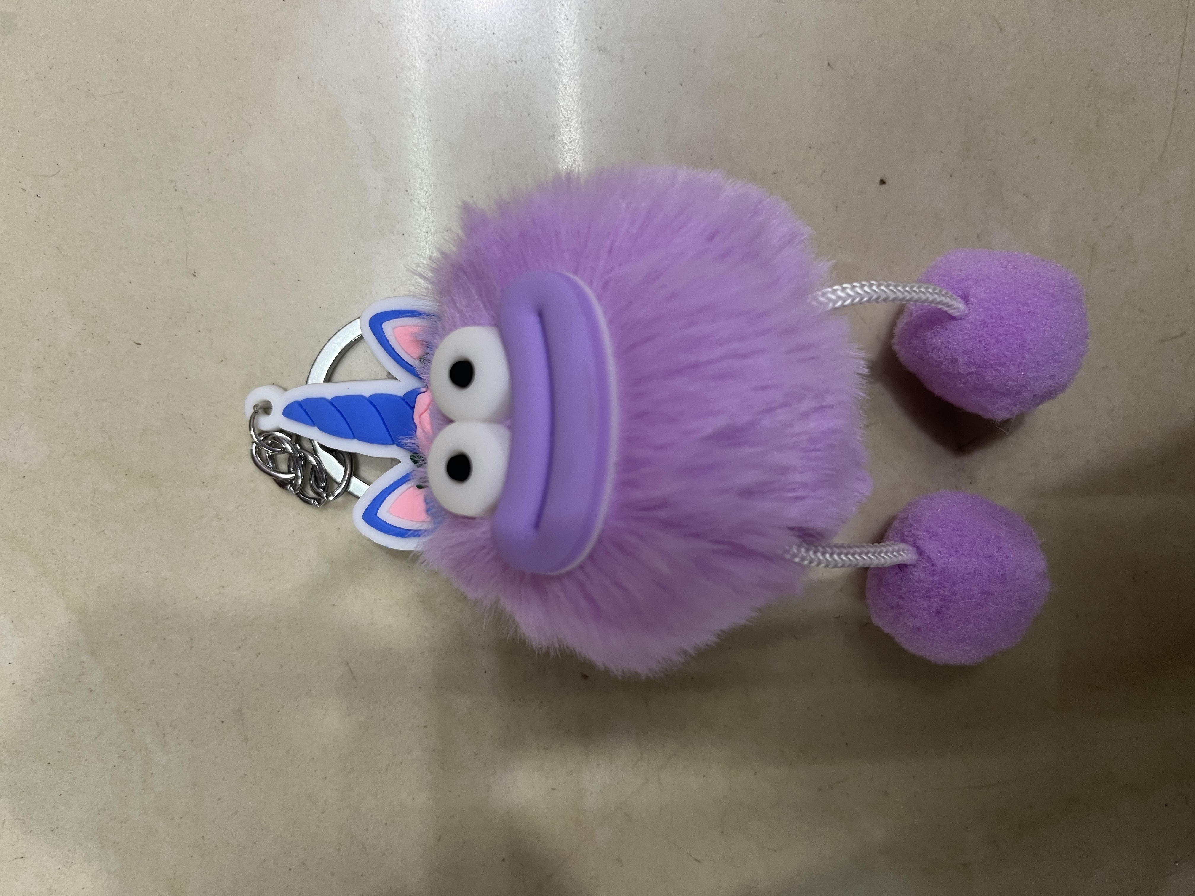 毛绒挂件钥匙扣女2024款可爱钥匙扣配件 炫彩流动时尚潮流个性车钥匙挂饰产品图