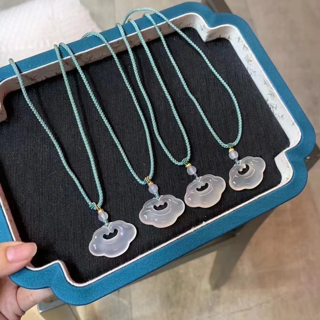 Natural white chalcedony auspicious Cloud Ruyi lock pendant, agate peace lock, best-selling jade pendant, live-streaming supply of necklaces details Picture