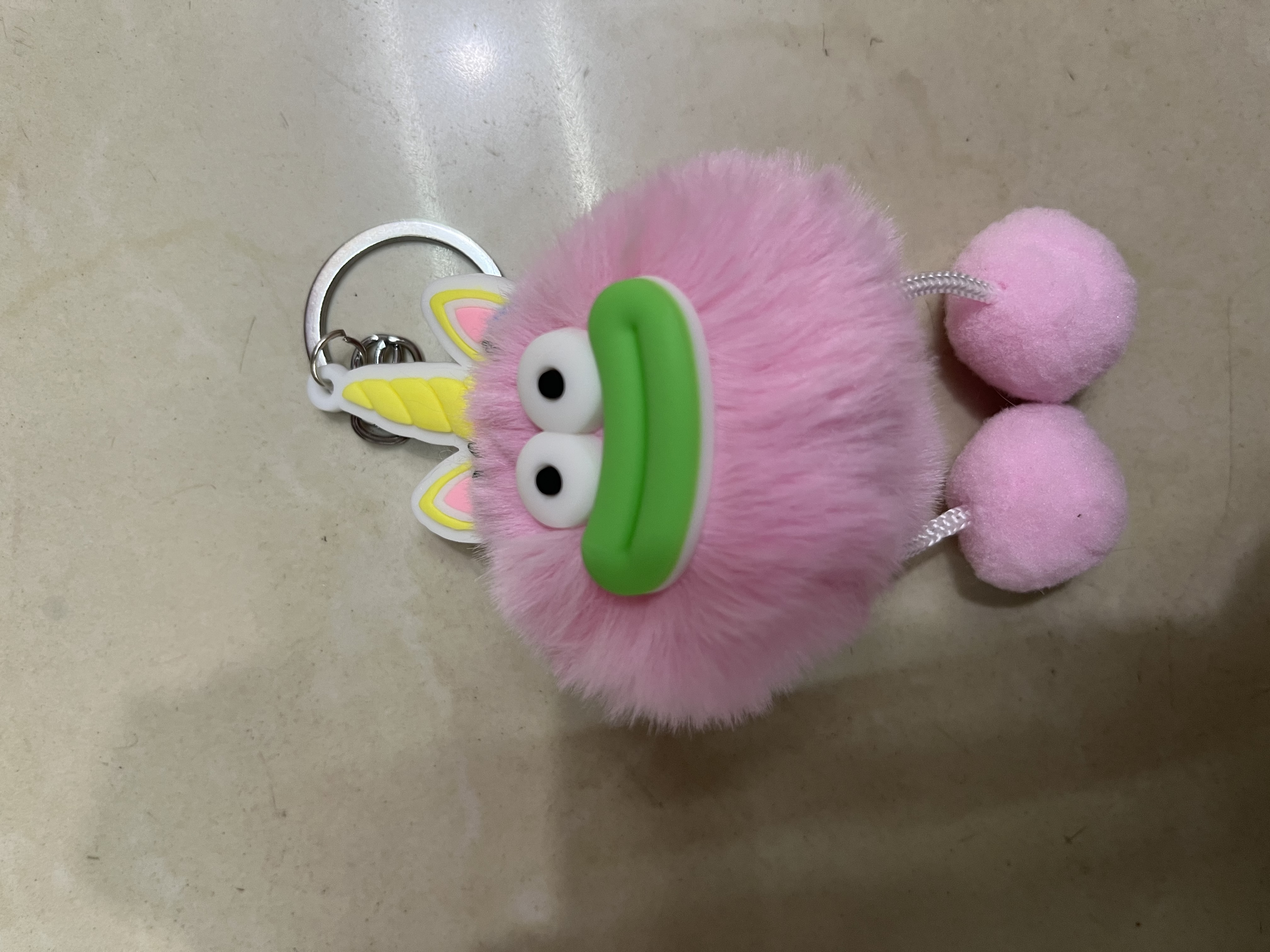 毛绒挂件钥匙扣女2024款可爱钥匙扣配件 炫彩流动时尚潮流个性车钥匙挂饰白底实物图
