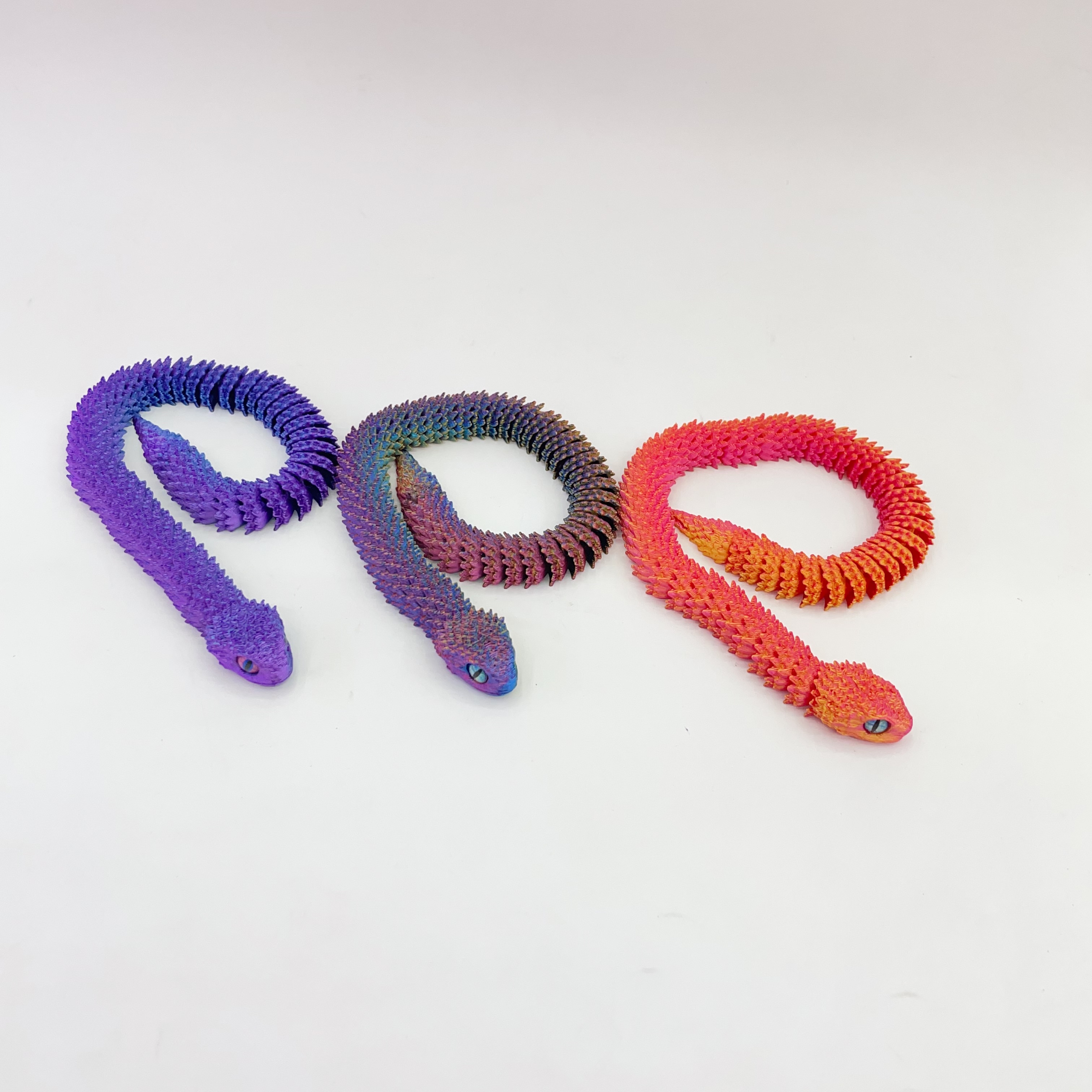 欣飞塑胶玩具，热销玩具，网红款3D打印技术，龙，蛇，恐龙，款式新颖白底实物图