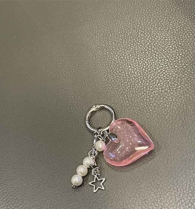Red big heart pearl keychain with a high-end feel, car accessory keychain, keychain accessory, keychain for girls 2024, cute detail image 10