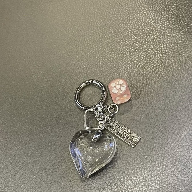 Red big heart pearl keychain with a high-end feel, car accessory keychain, keychain accessory, keychain for girls 2024, cute Specification image