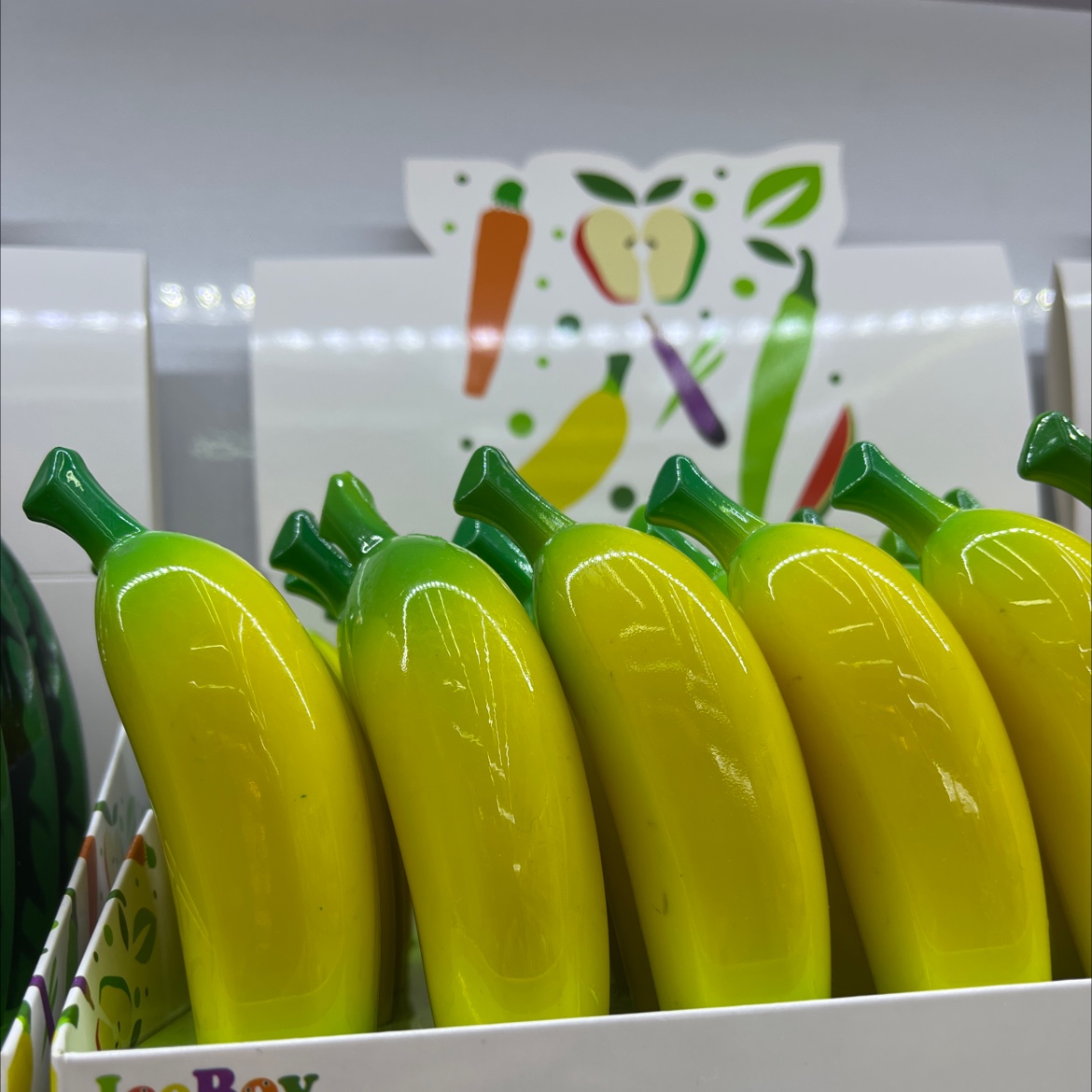 Creative cultural and creative display of banana simulation fridge magnets, food and play fridge magnets, banana simulation fruit model details Picture
