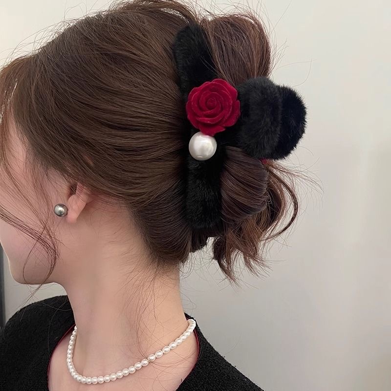Creative accessories, unique design, hairpins, headwear, fashionable ladies' hairpins, exquisite and elegant hair accessories, enhancing one's temperament Application Scenario