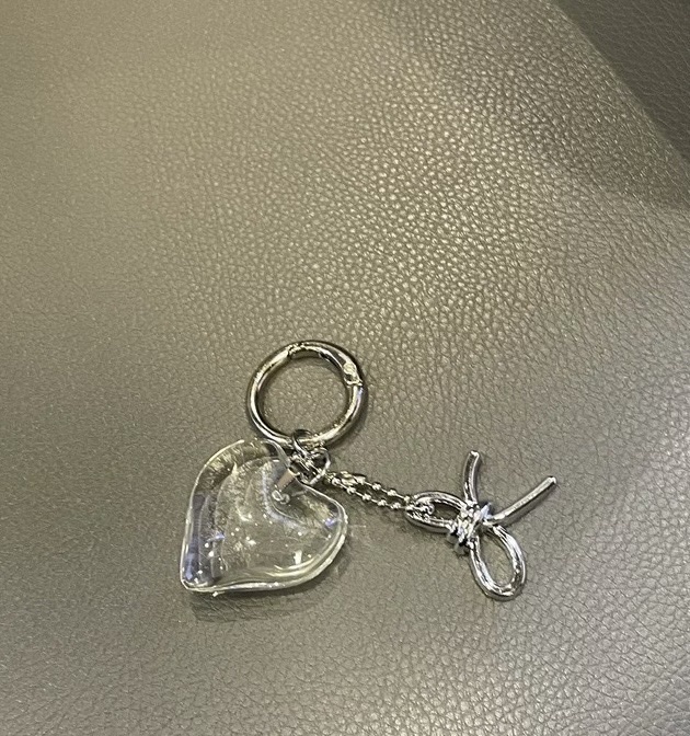 Red big heart pearl keychain with a high-end feel, car accessory keychain, keychain accessory, keychain for girls 2024, cute detail image 8