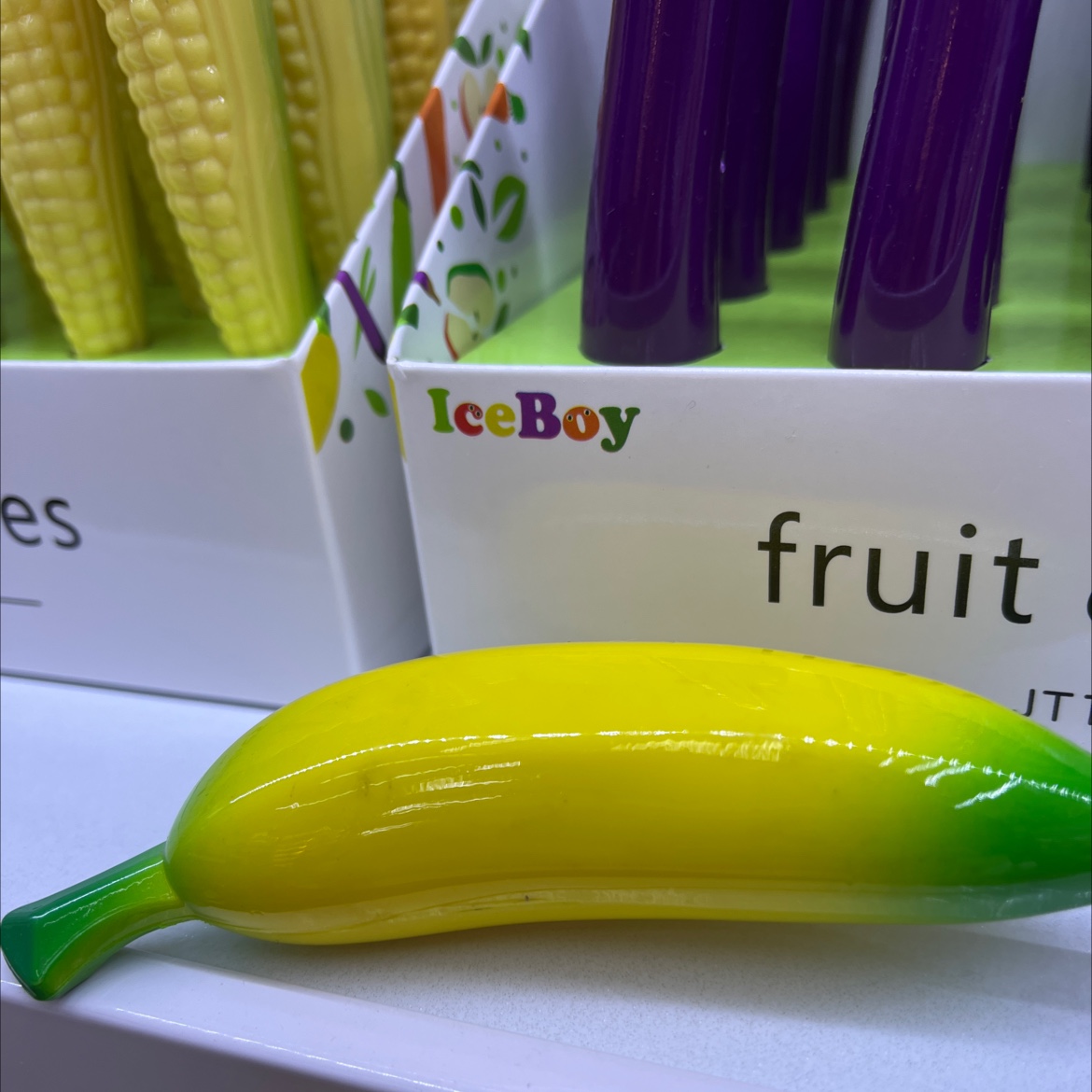 Creative cultural and creative display of banana simulation fridge magnets, food and play fridge magnets, banana simulation fruit model detail image 2