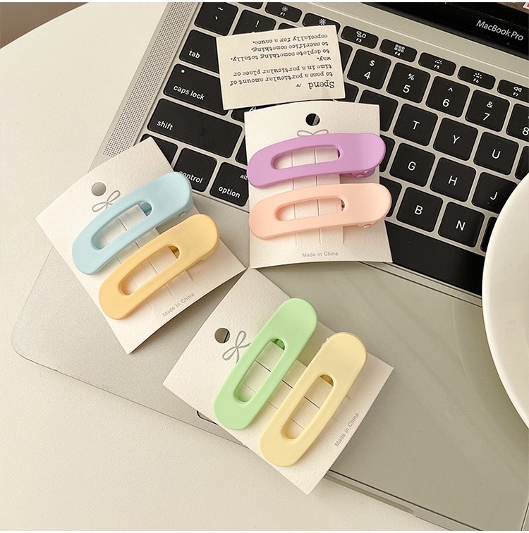 Early spring macaron-colored hollowed-out frosted crushed hair clips, simple bangs side clips, the same style as the popular back of the head duckbill-shaped clip headwear detail image 4